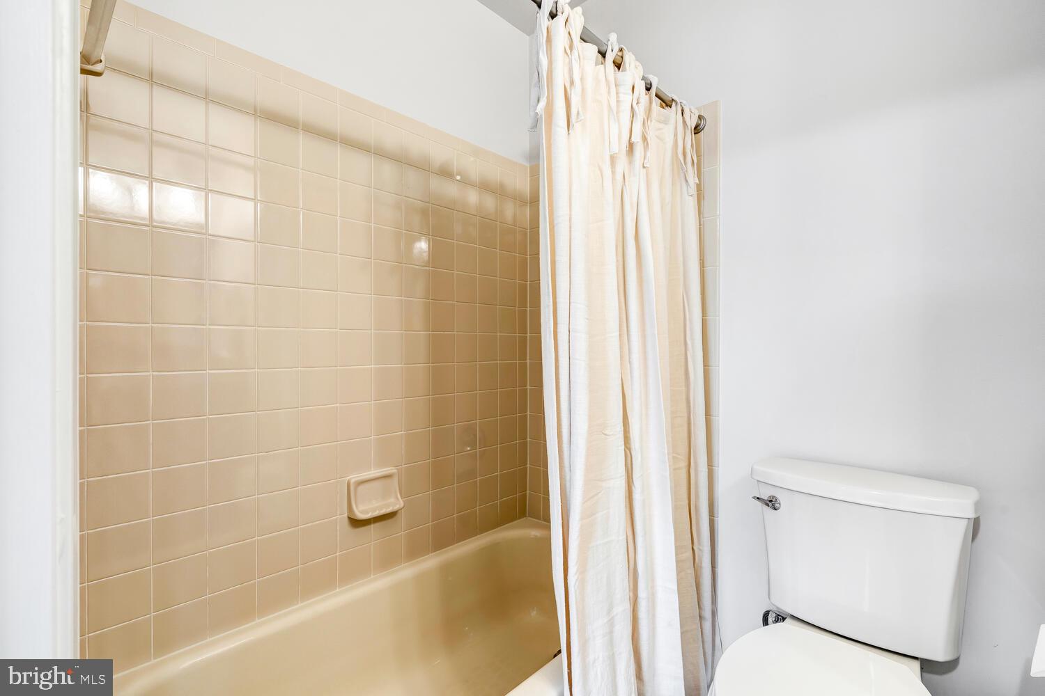 POTOMAC LAKES - Residential