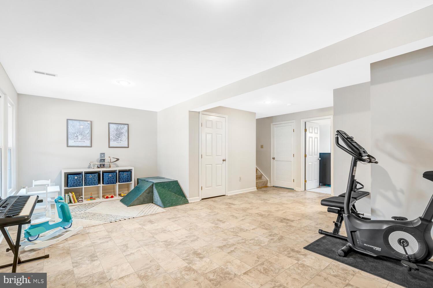 POTOMAC LAKES - Residential