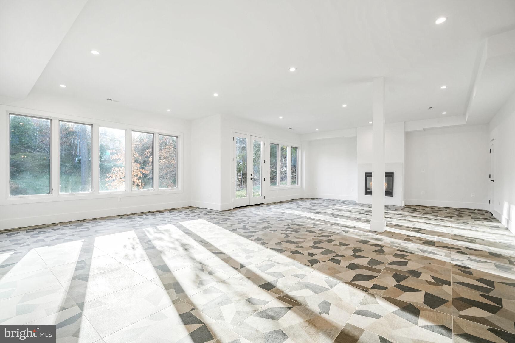 BELLEVUE FOREST - Residential Lease