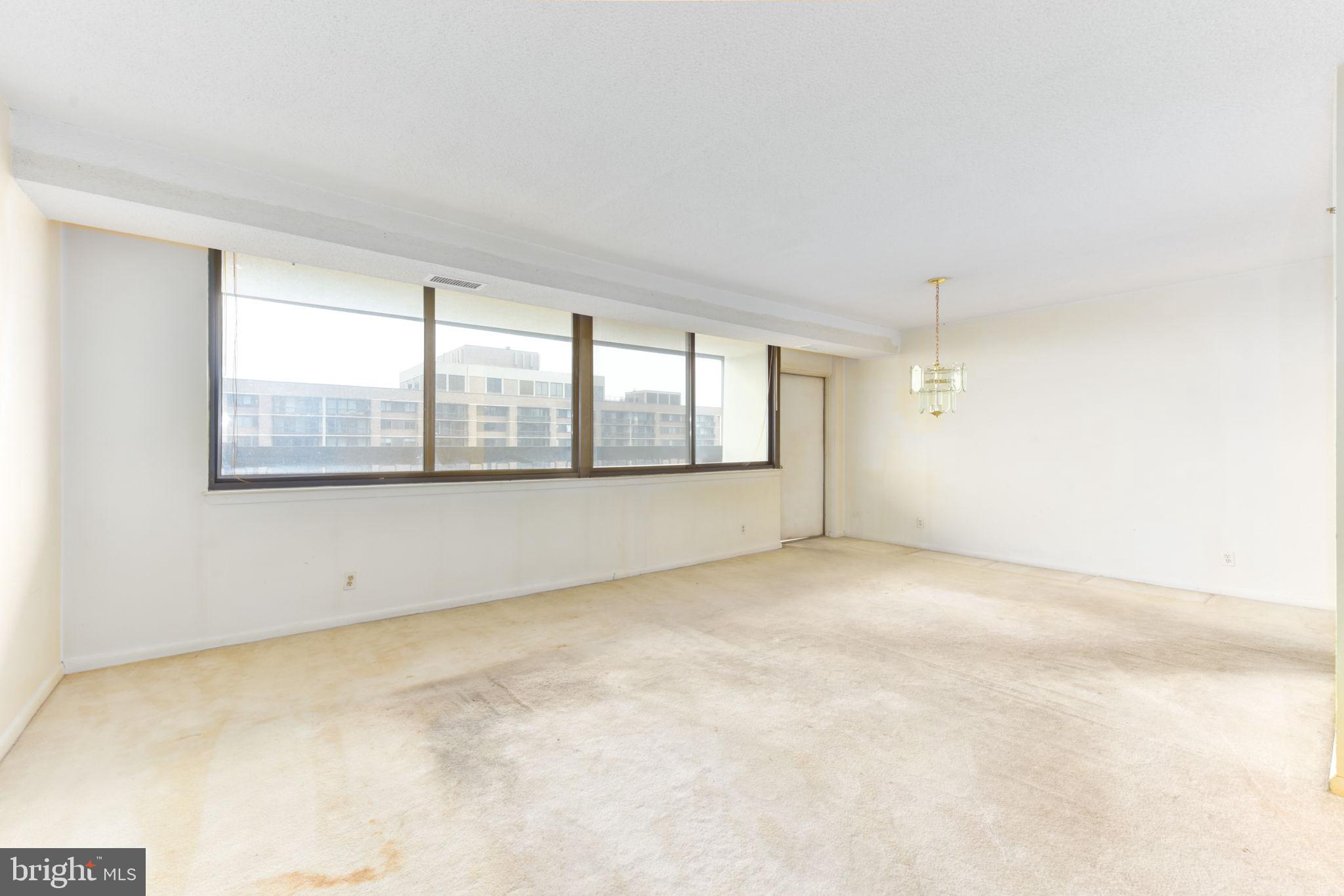 SKYLINE SQUARE CONDO - Residential