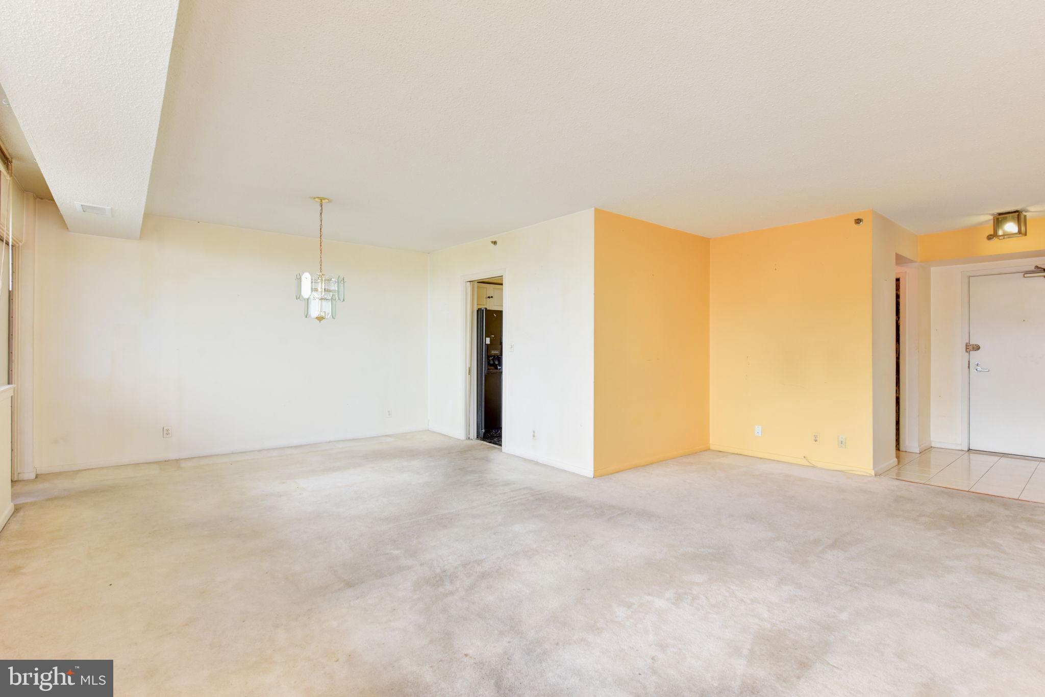 SKYLINE SQUARE CONDO - Residential