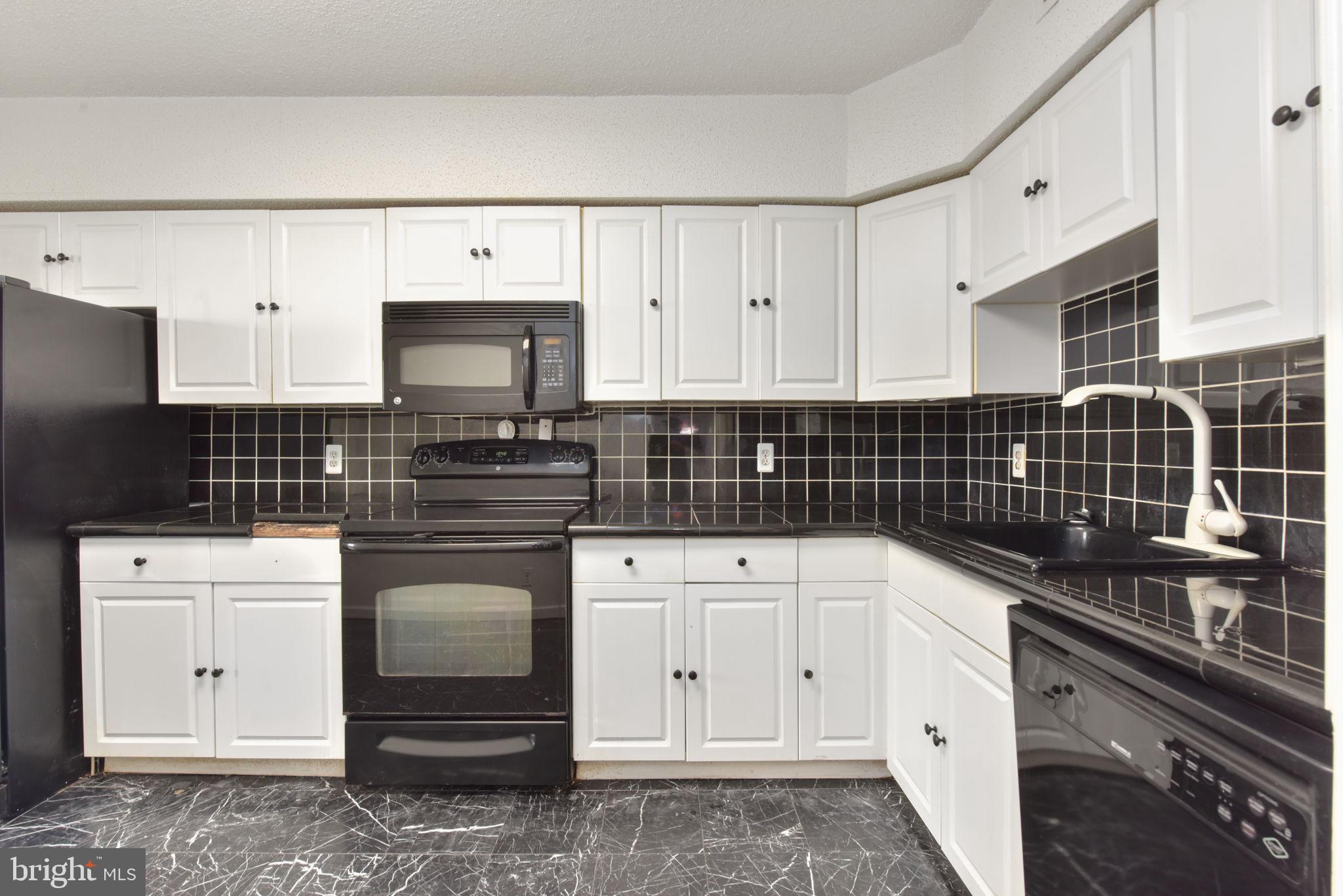 SKYLINE SQUARE CONDO - Residential