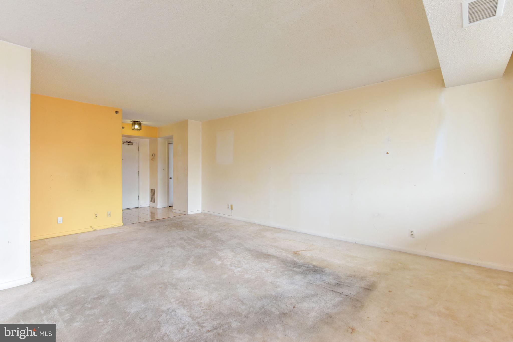 SKYLINE SQUARE CONDO - Residential