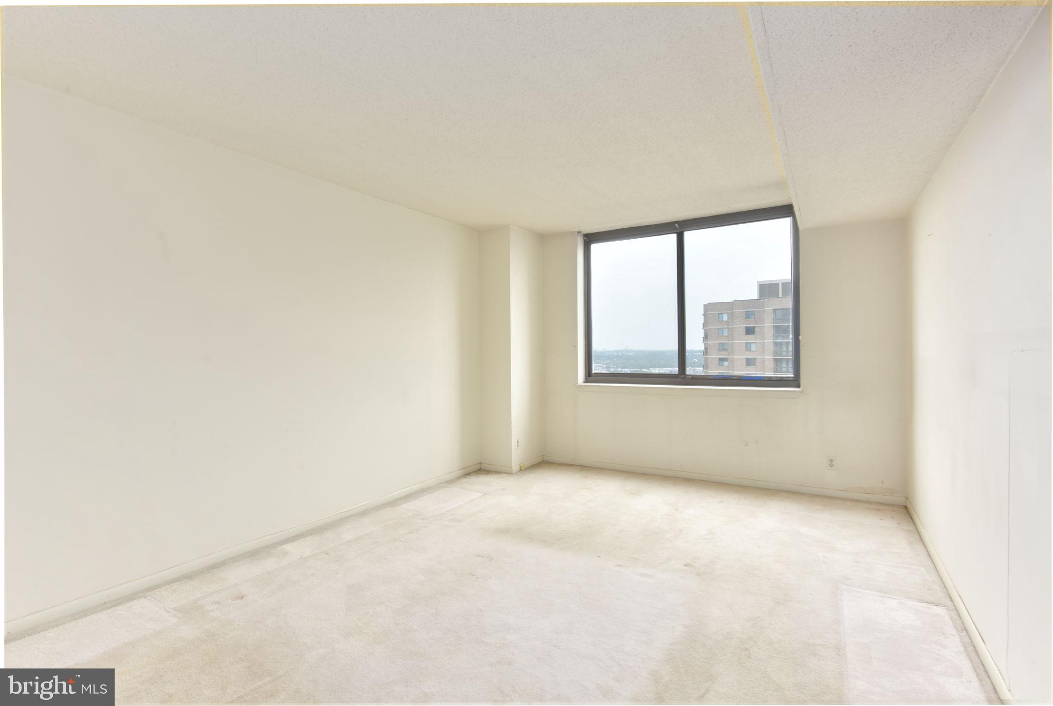 SKYLINE SQUARE CONDO - Residential