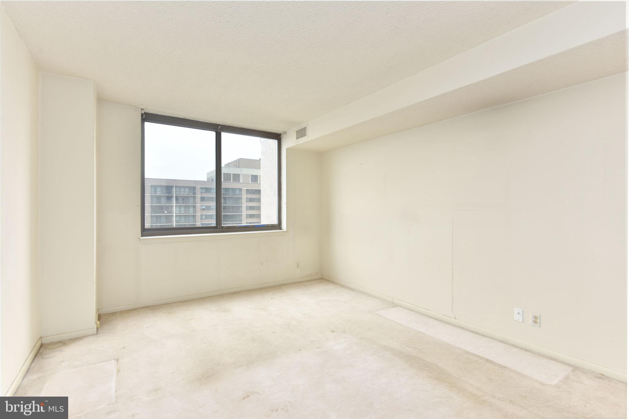 SKYLINE SQUARE CONDO - Residential