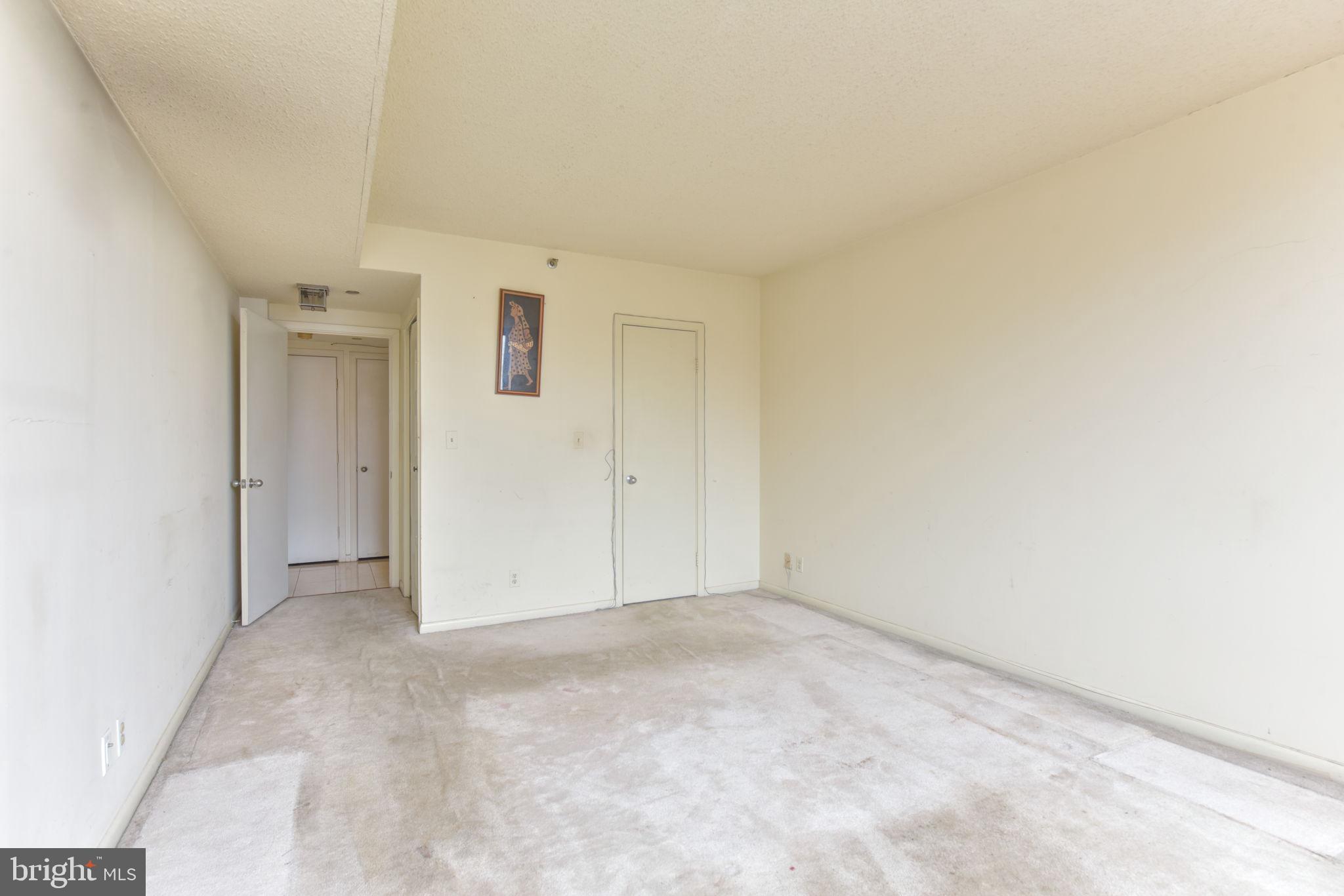 SKYLINE SQUARE CONDO - Residential