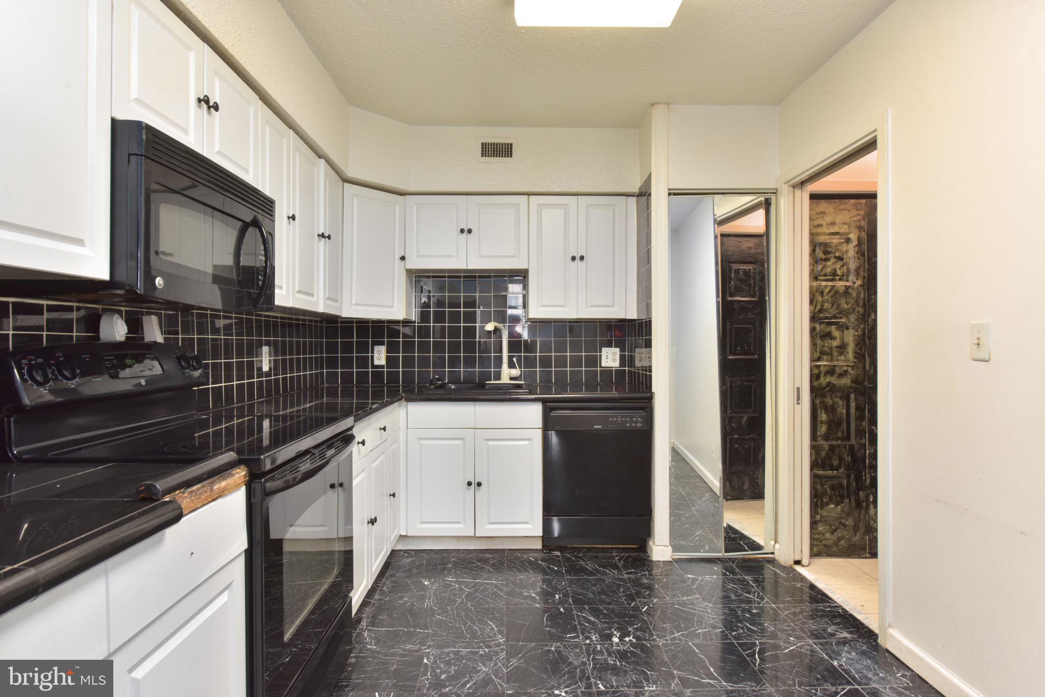 SKYLINE SQUARE CONDO - Residential