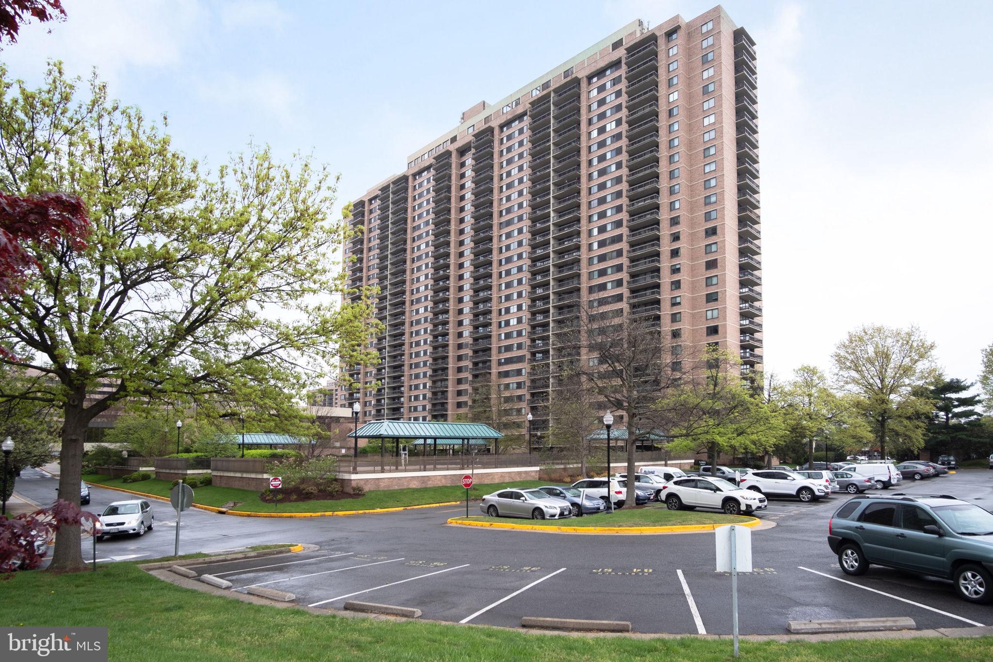 SKYLINE SQUARE CONDO - Residential