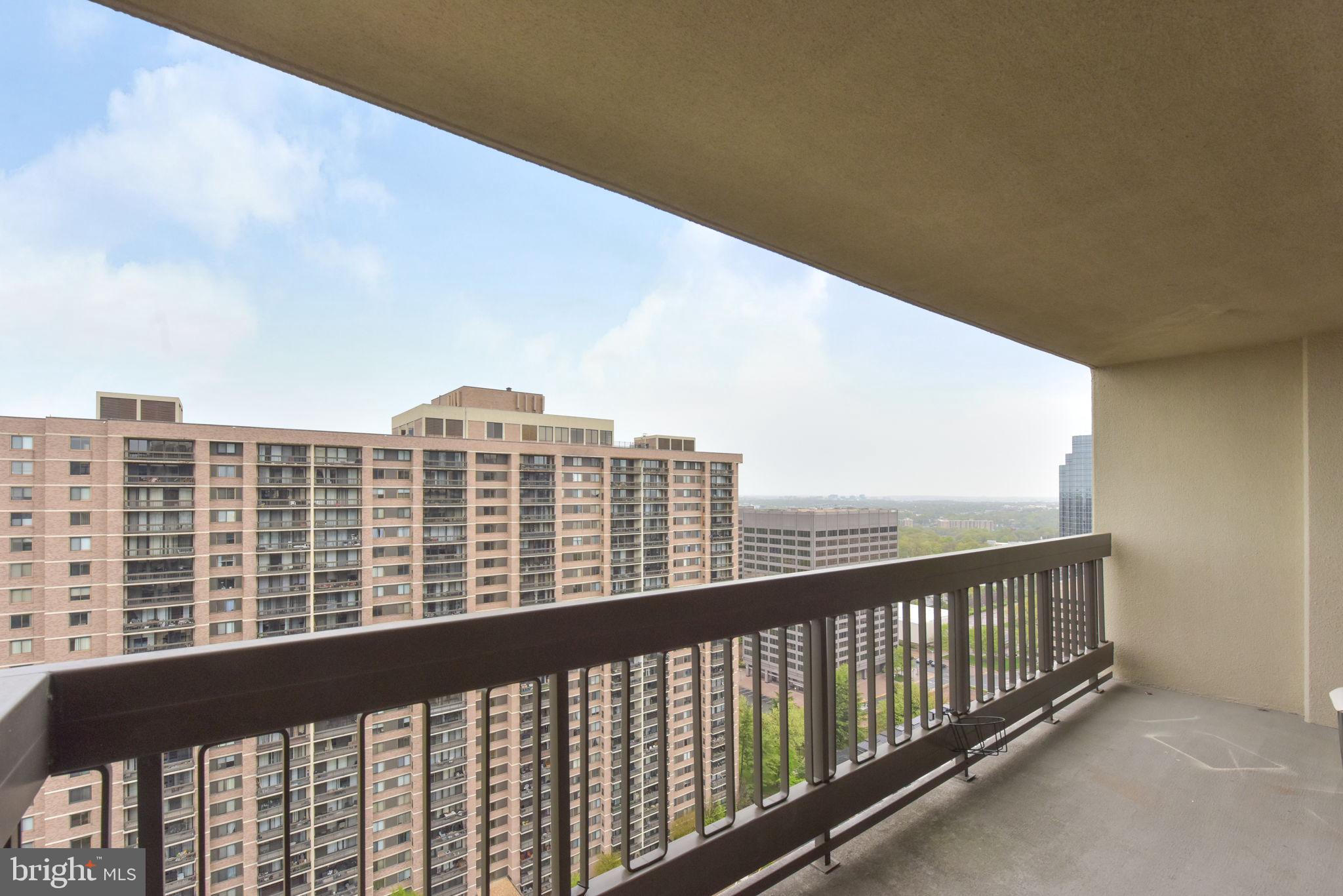 SKYLINE SQUARE CONDO - Residential