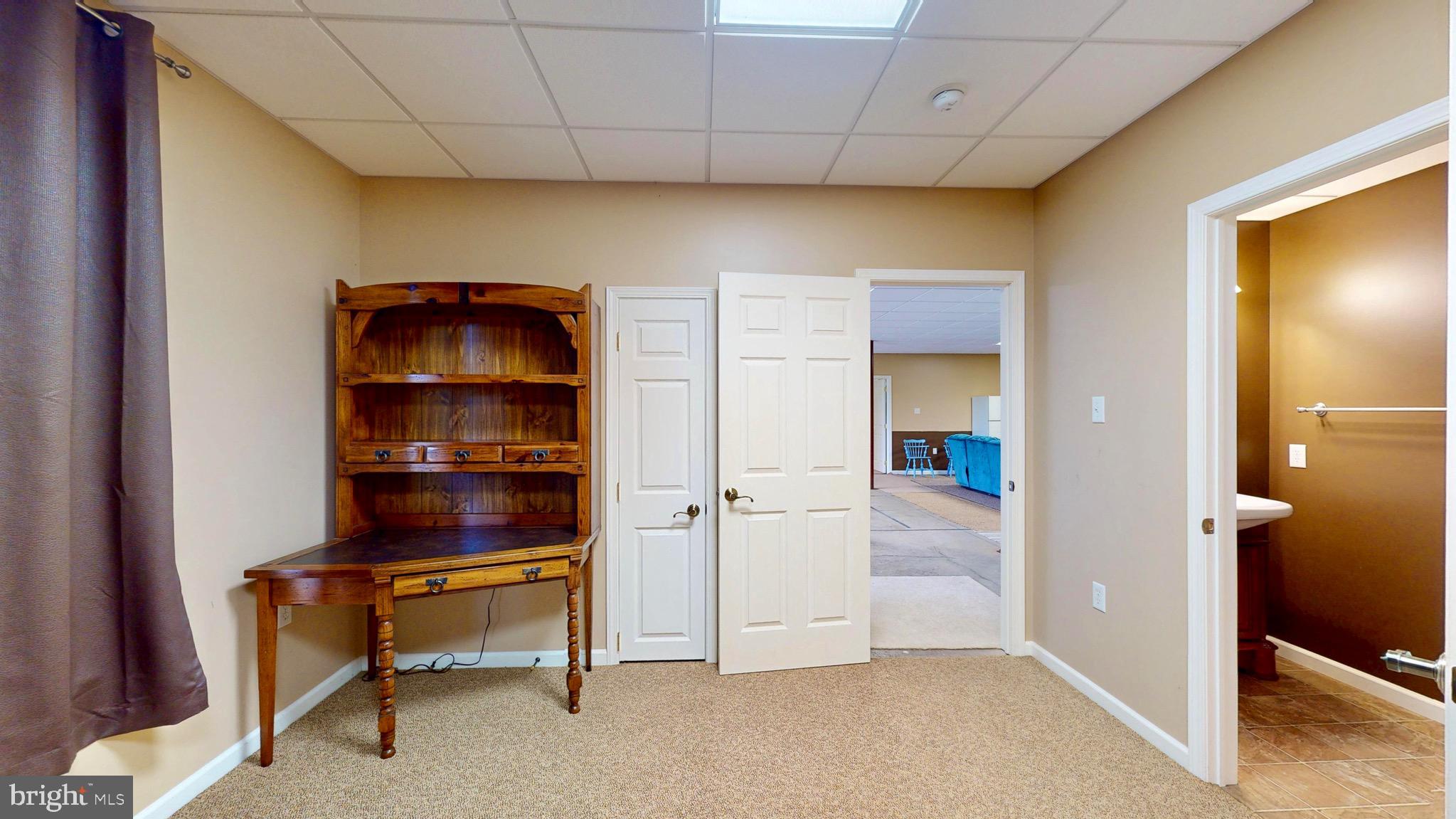 EAGLE'S ROOST - Residential