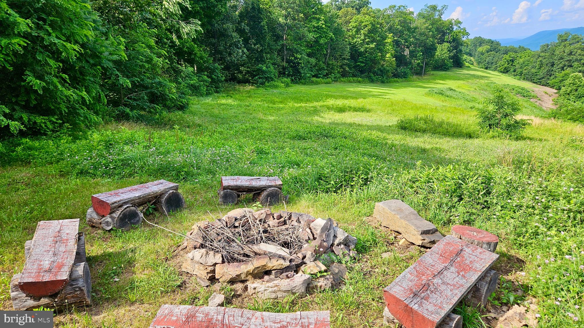 EAGLE'S ROOST - Residential