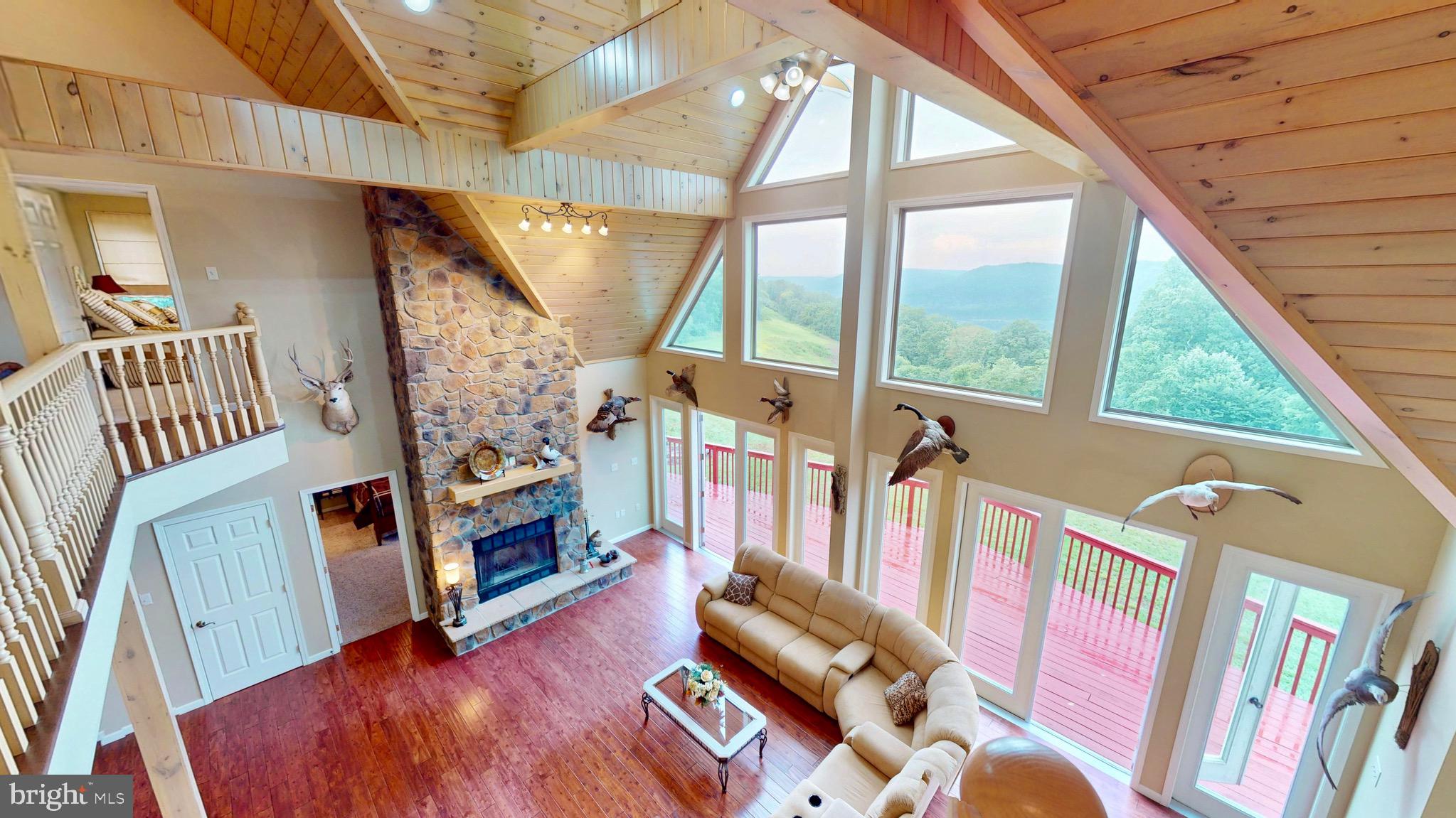 EAGLE'S ROOST - Residential