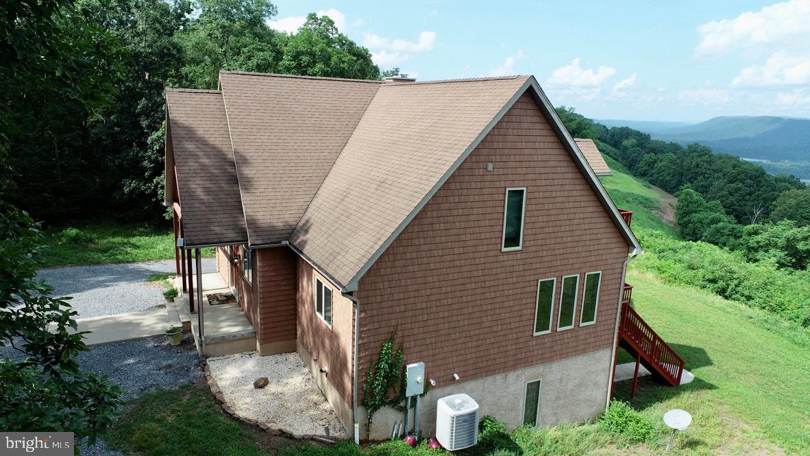 EAGLE'S ROOST - Residential