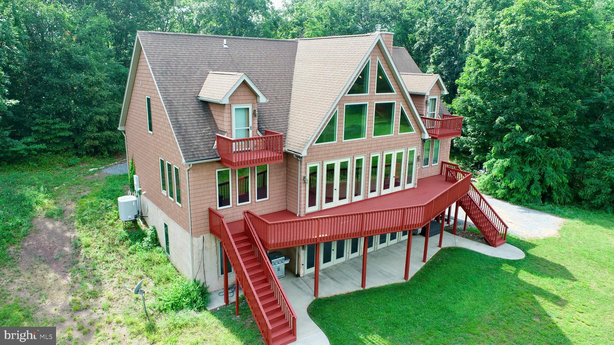 EAGLE'S ROOST - Residential