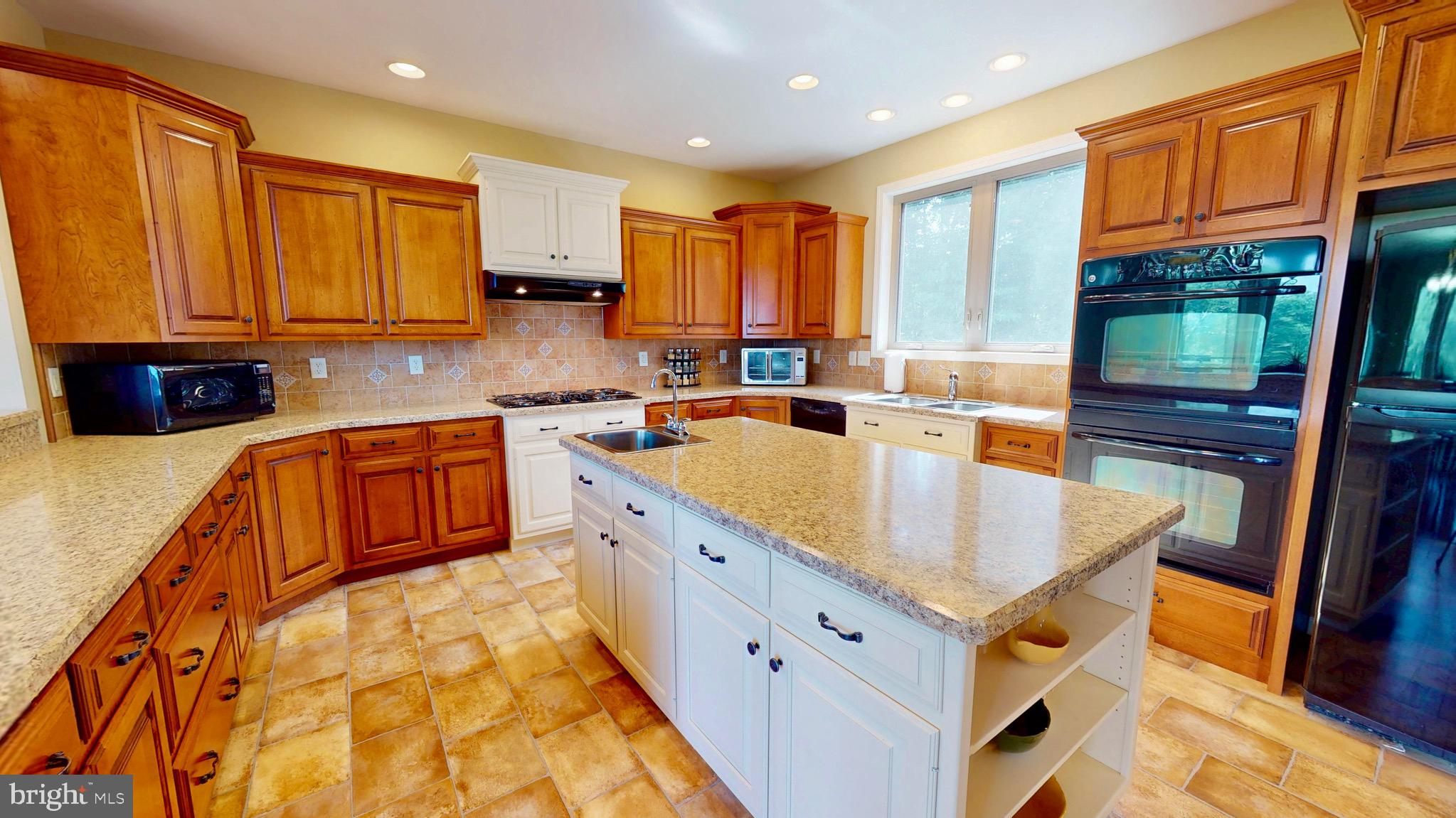 EAGLE'S ROOST - Residential