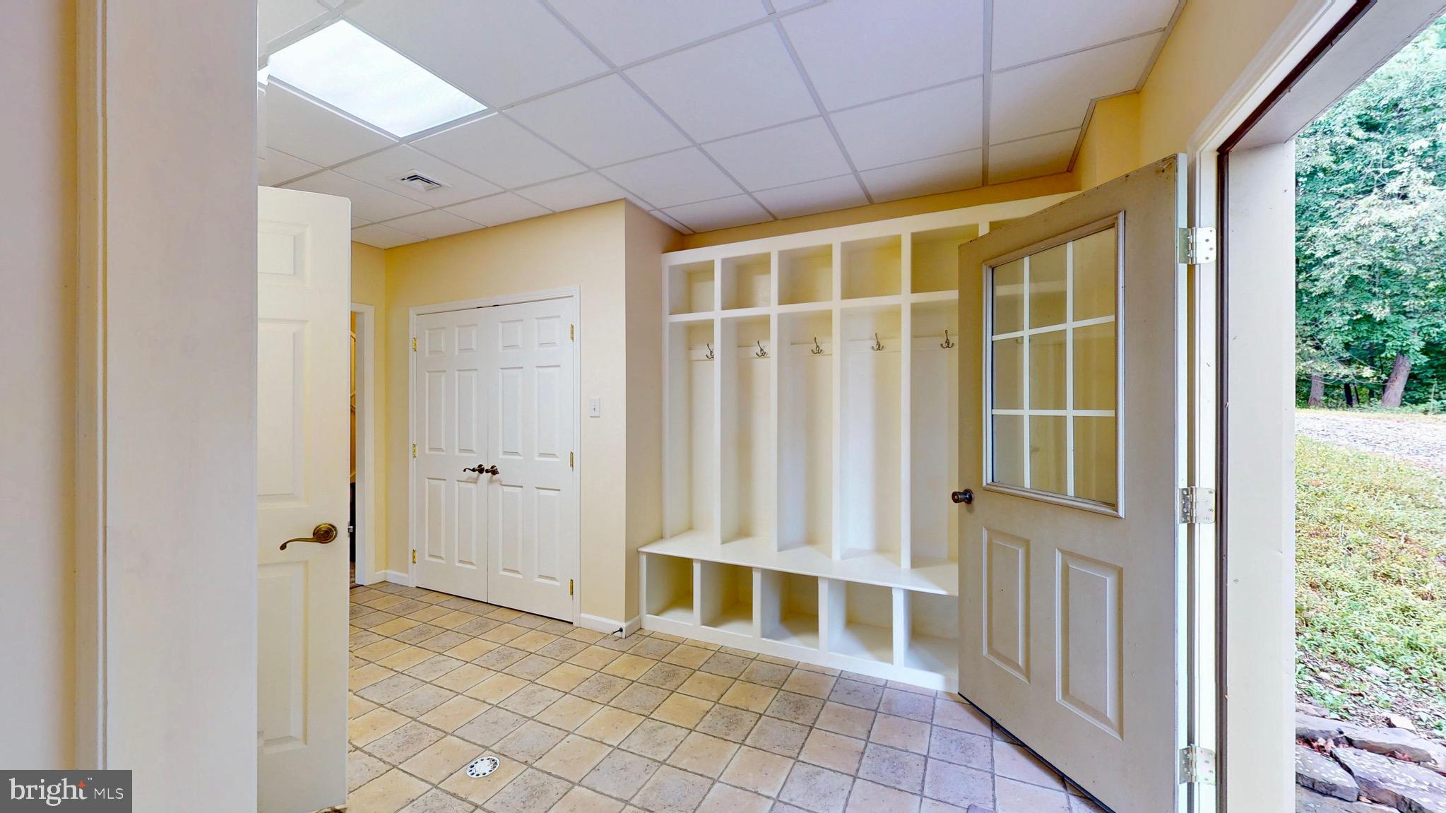 EAGLE'S ROOST - Residential