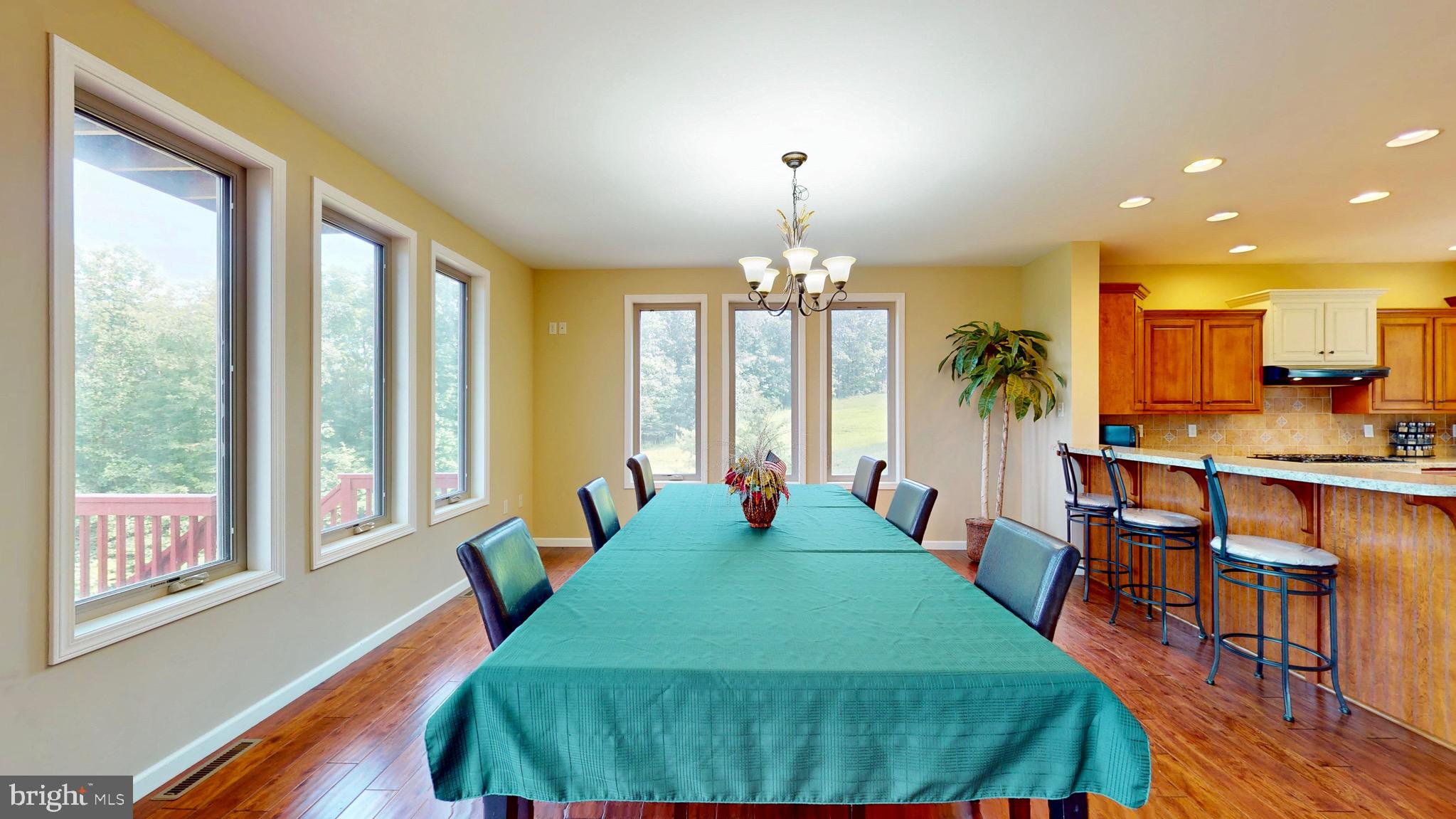 EAGLE'S ROOST - Residential