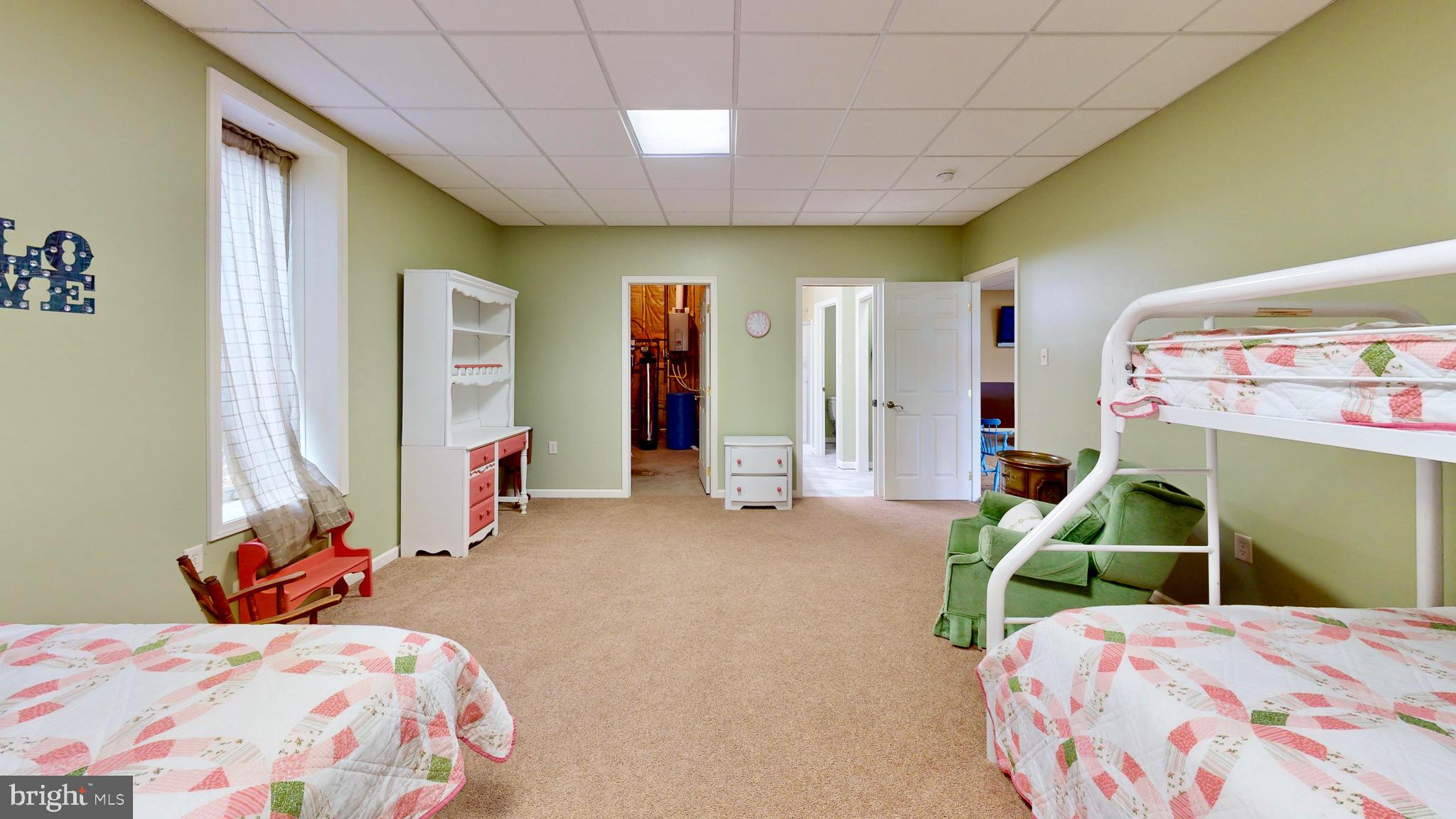 EAGLE'S ROOST - Residential