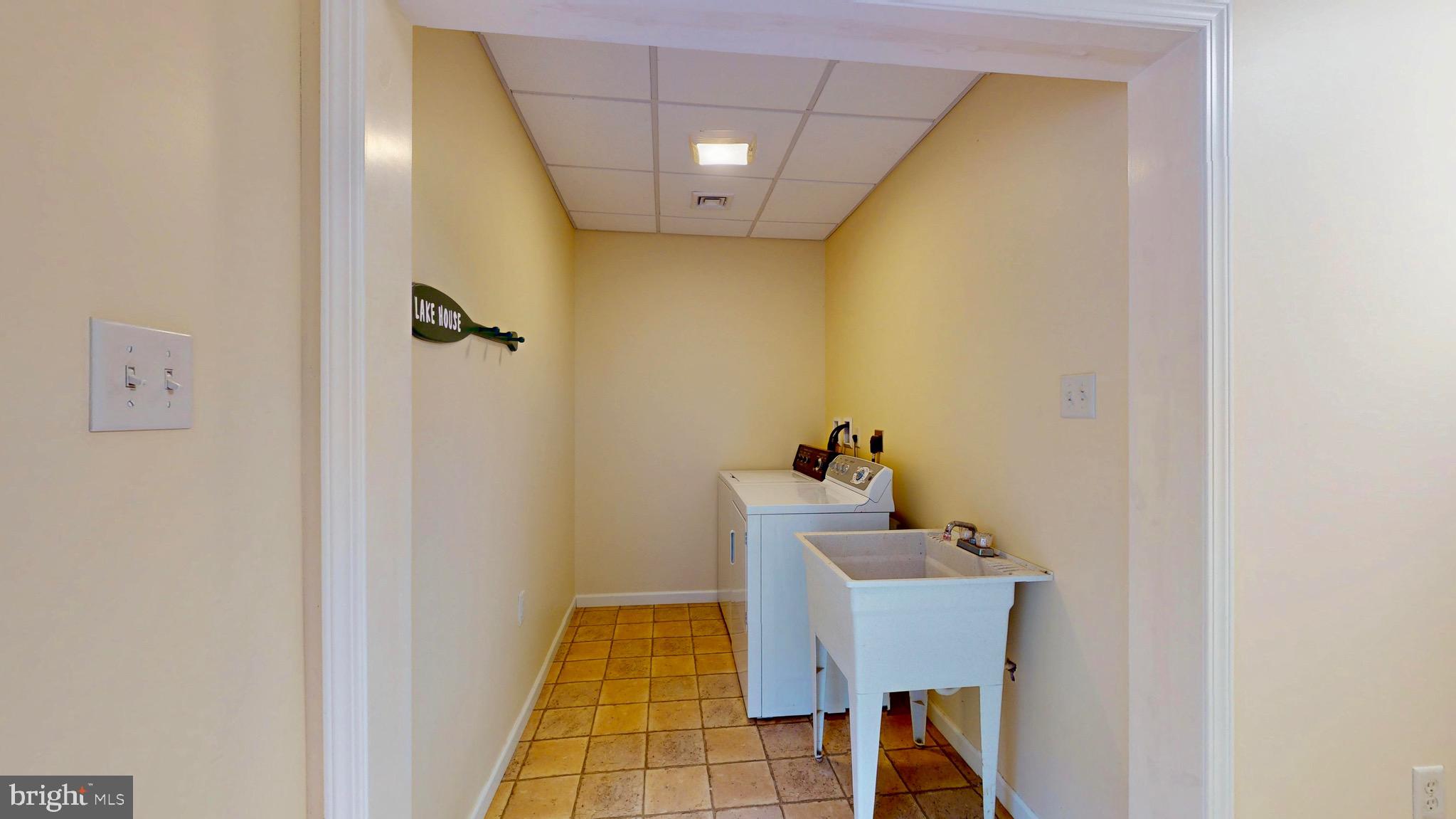 EAGLE'S ROOST - Residential