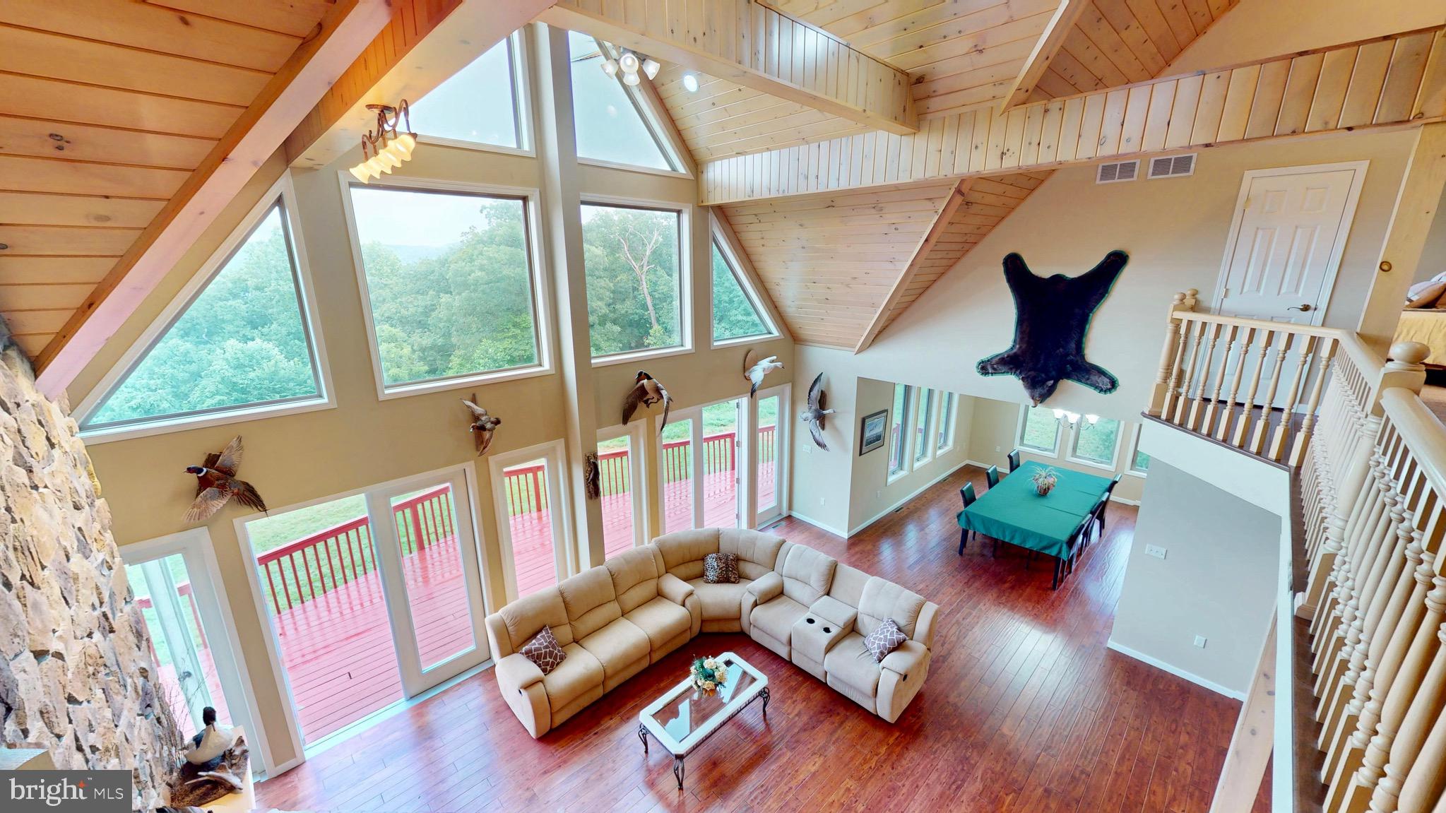 EAGLE'S ROOST - Residential