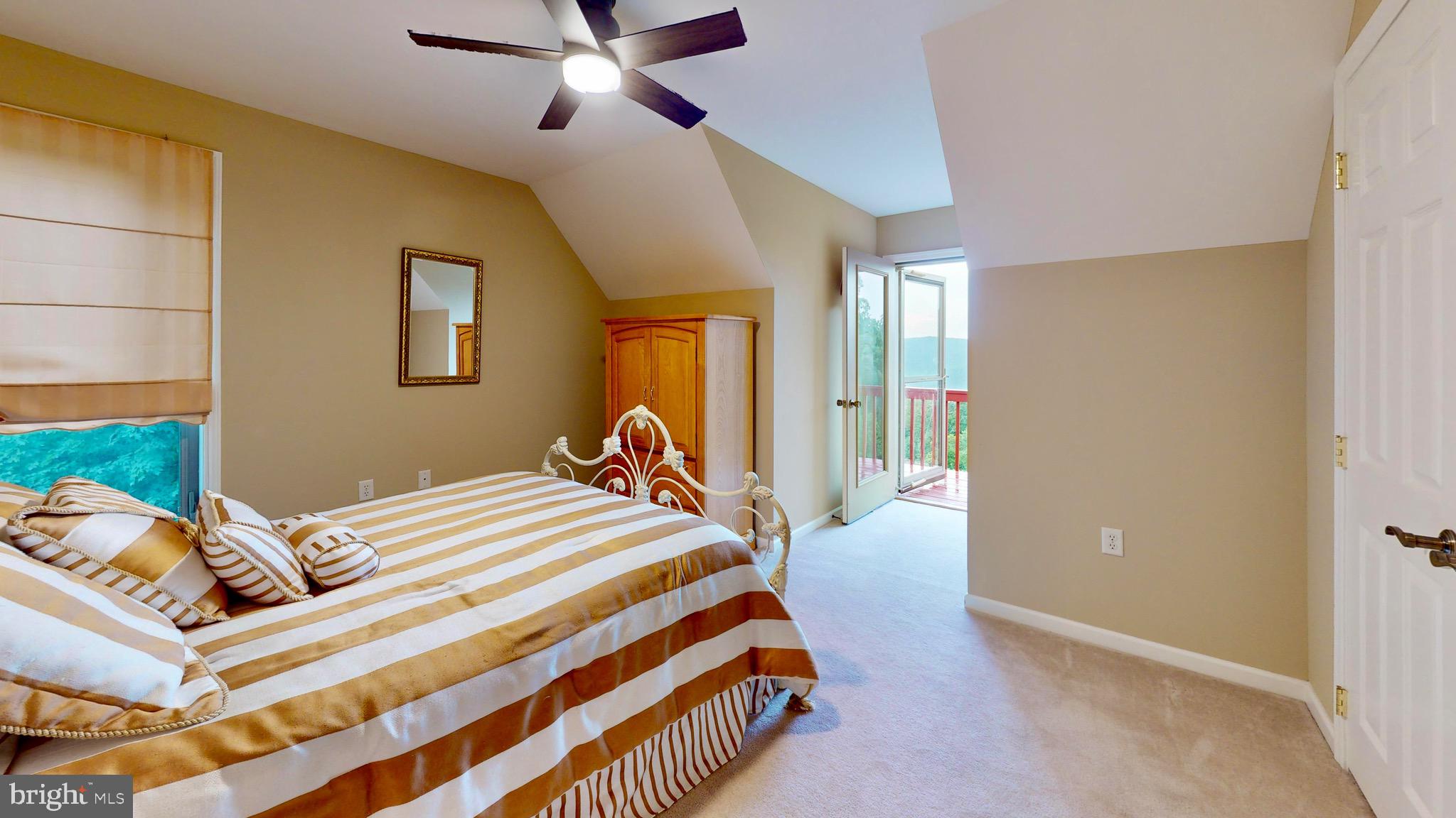 EAGLE'S ROOST - Residential