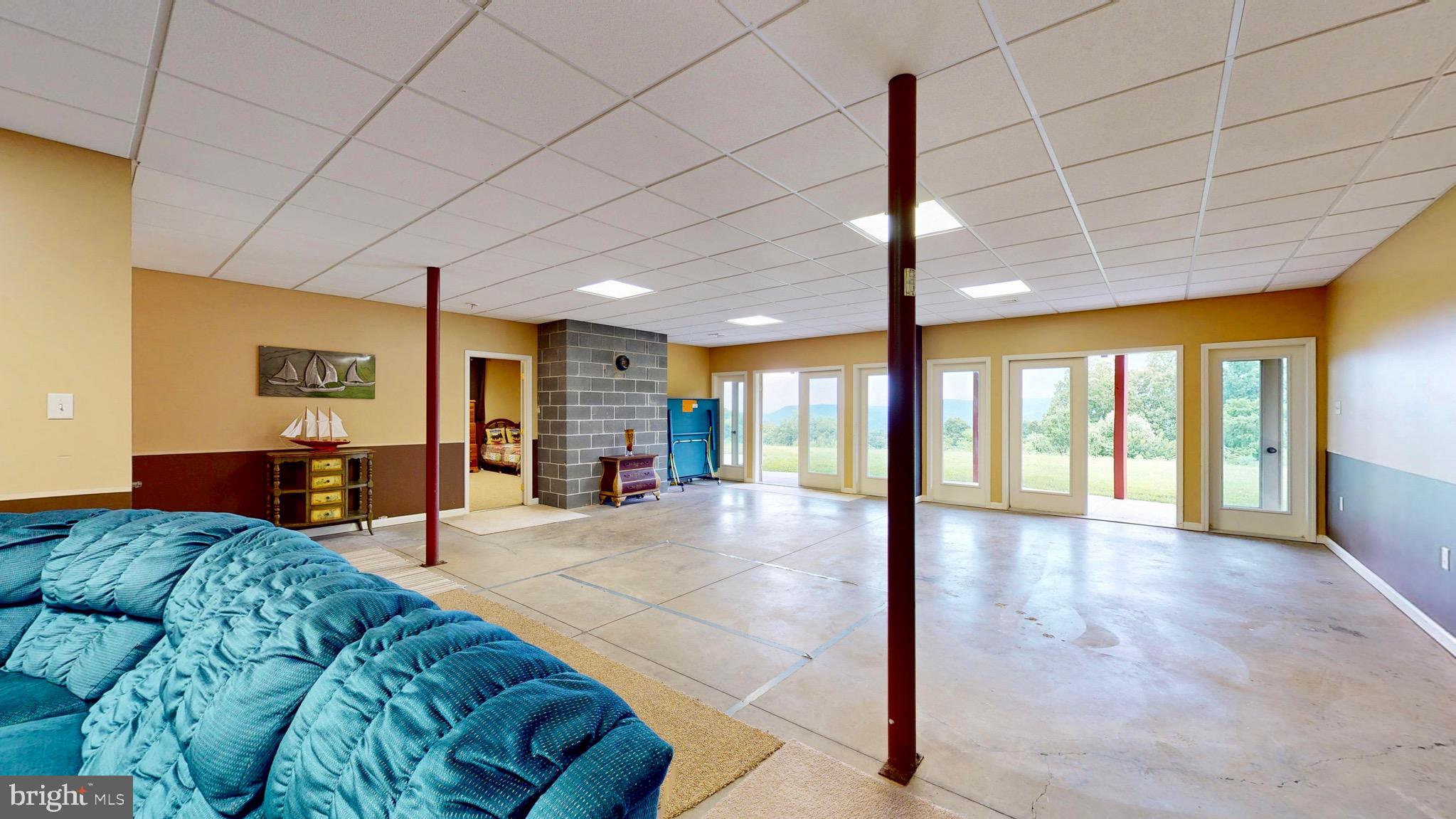 EAGLE'S ROOST - Residential