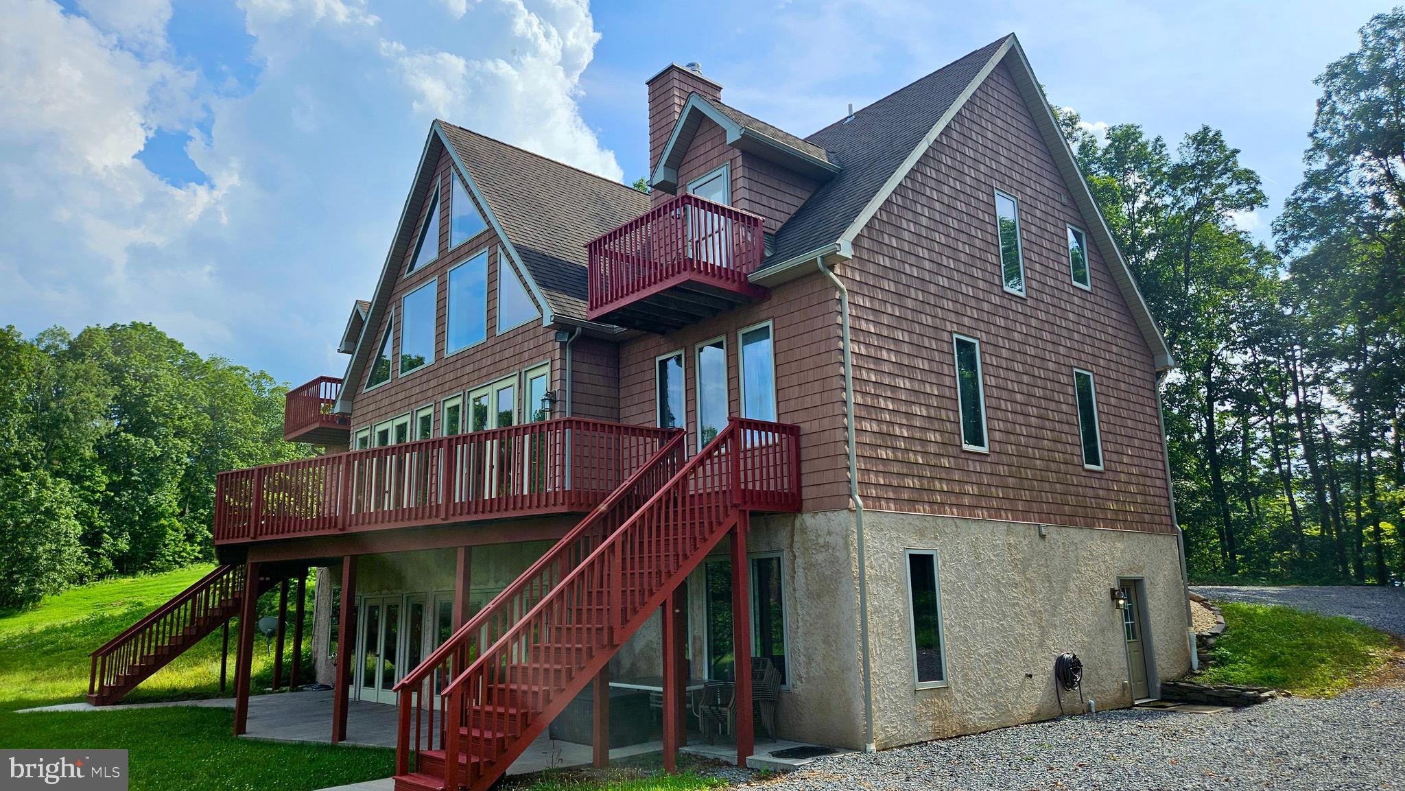 EAGLE'S ROOST - Residential