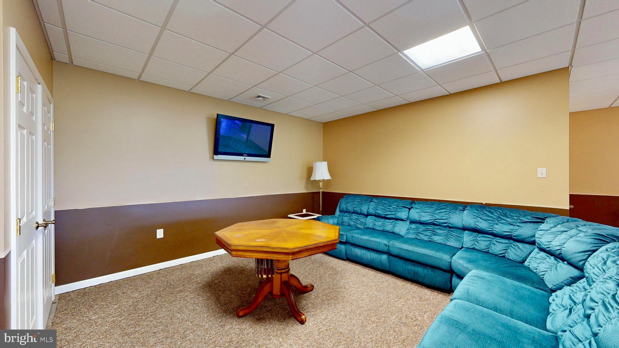 EAGLE'S ROOST - Residential