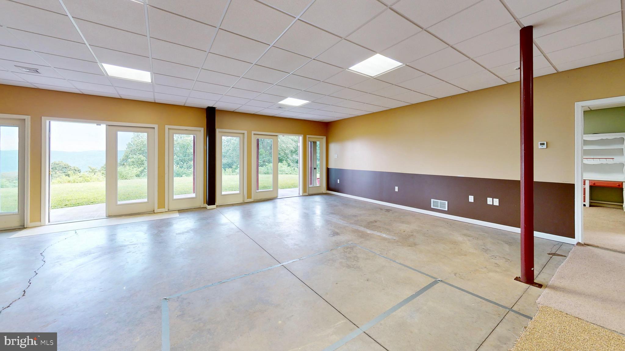 EAGLE'S ROOST - Residential