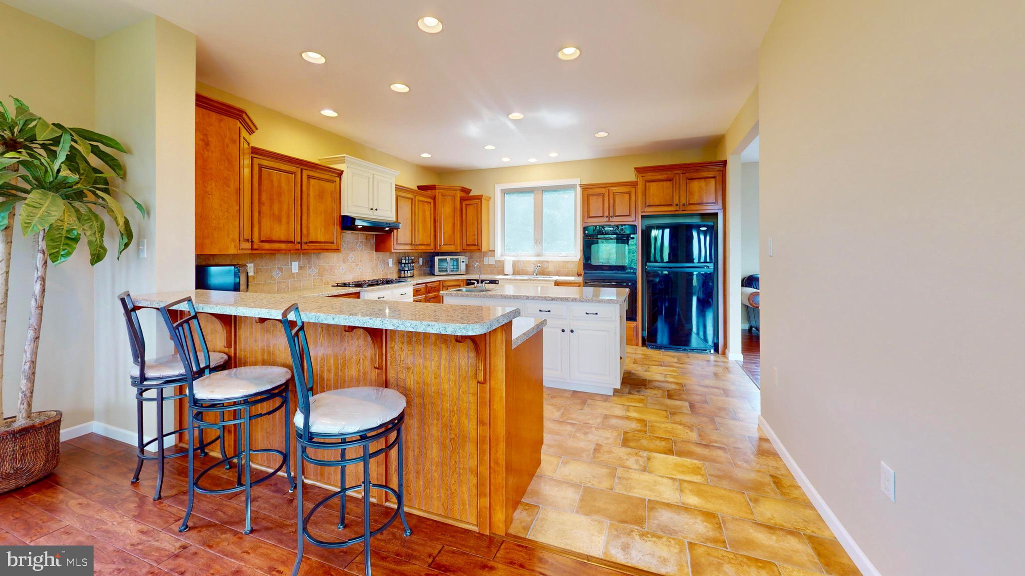 EAGLE'S ROOST - Residential