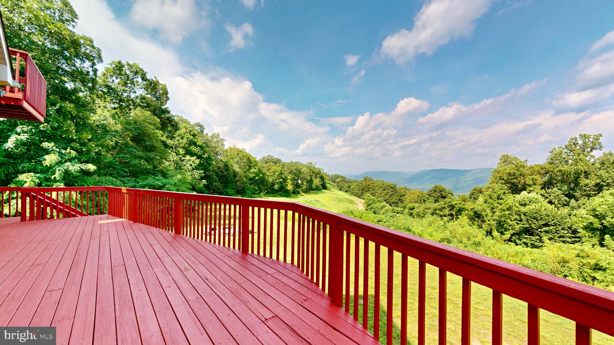 EAGLE'S ROOST - Residential