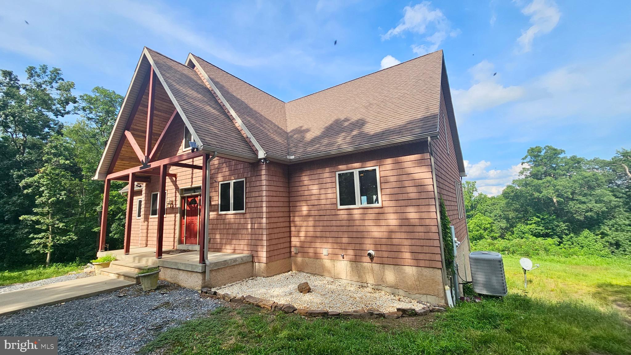 EAGLE'S ROOST - Residential