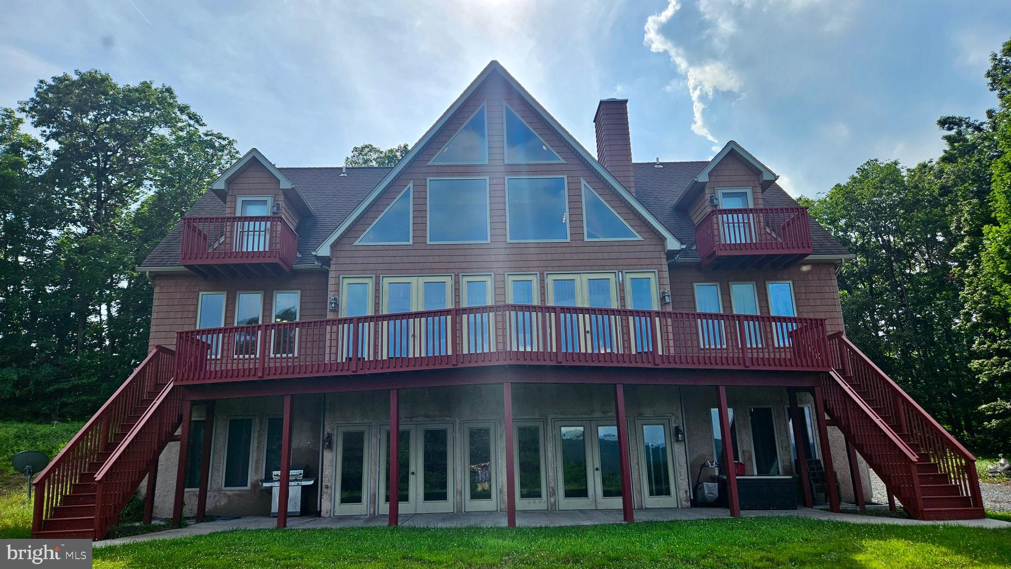 EAGLE'S ROOST - Residential