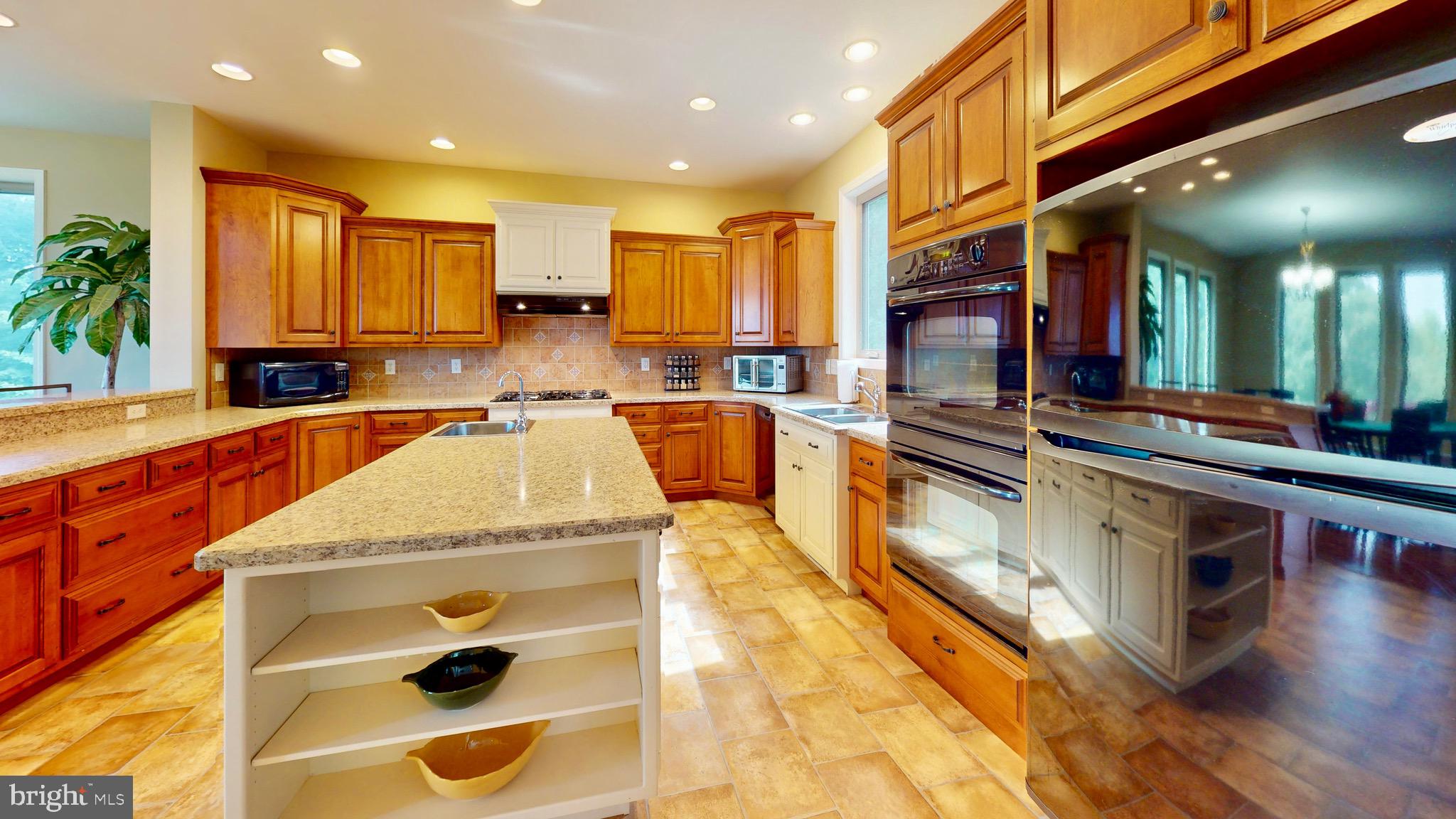 EAGLE'S ROOST - Residential