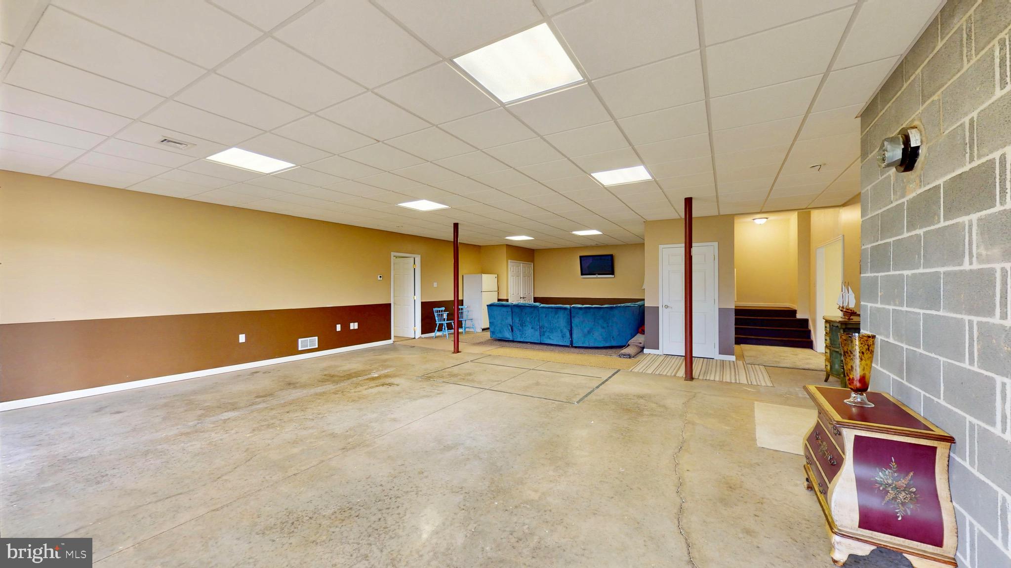 EAGLE'S ROOST - Residential