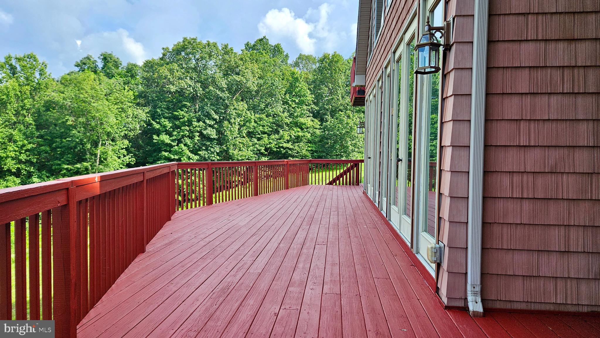 EAGLE'S ROOST - Residential