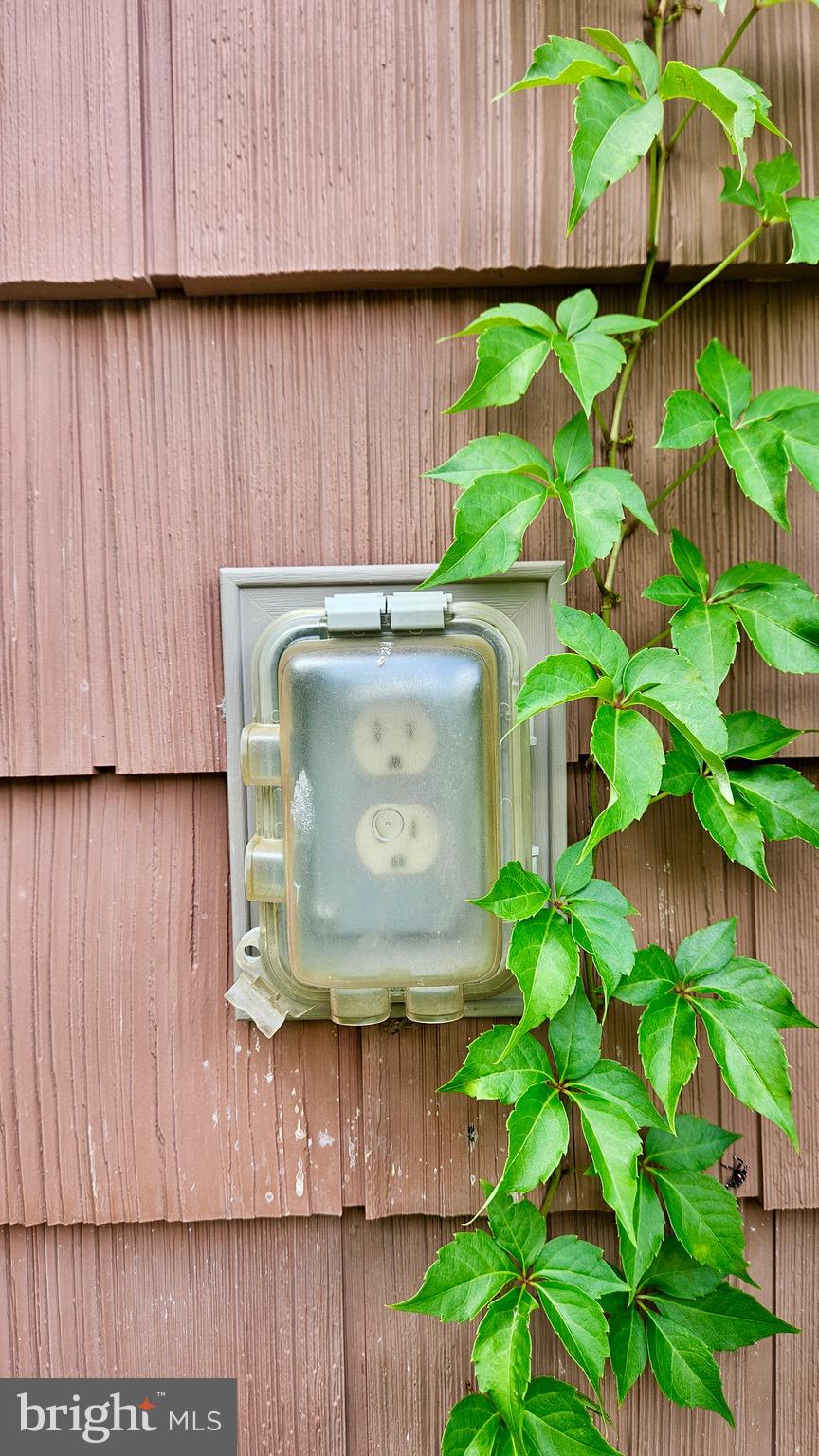 EAGLE'S ROOST - Residential