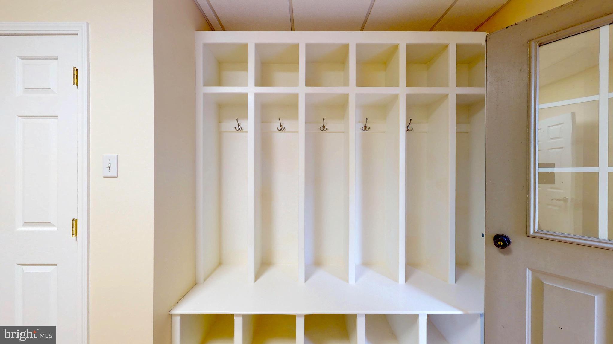 EAGLE'S ROOST - Residential