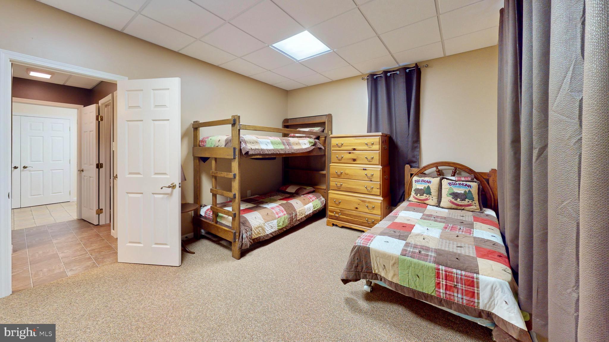 EAGLE'S ROOST - Residential