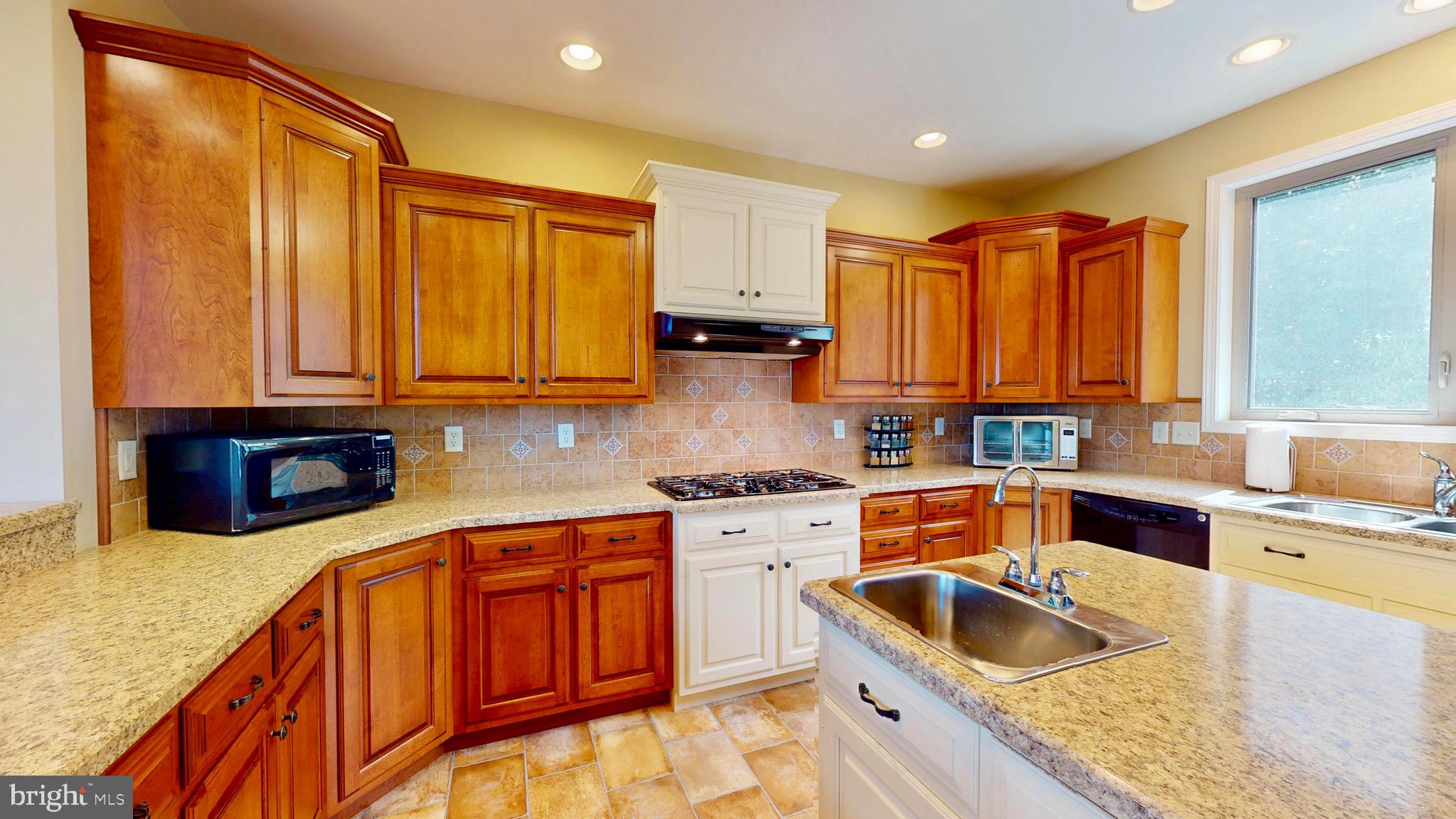 EAGLE'S ROOST - Residential