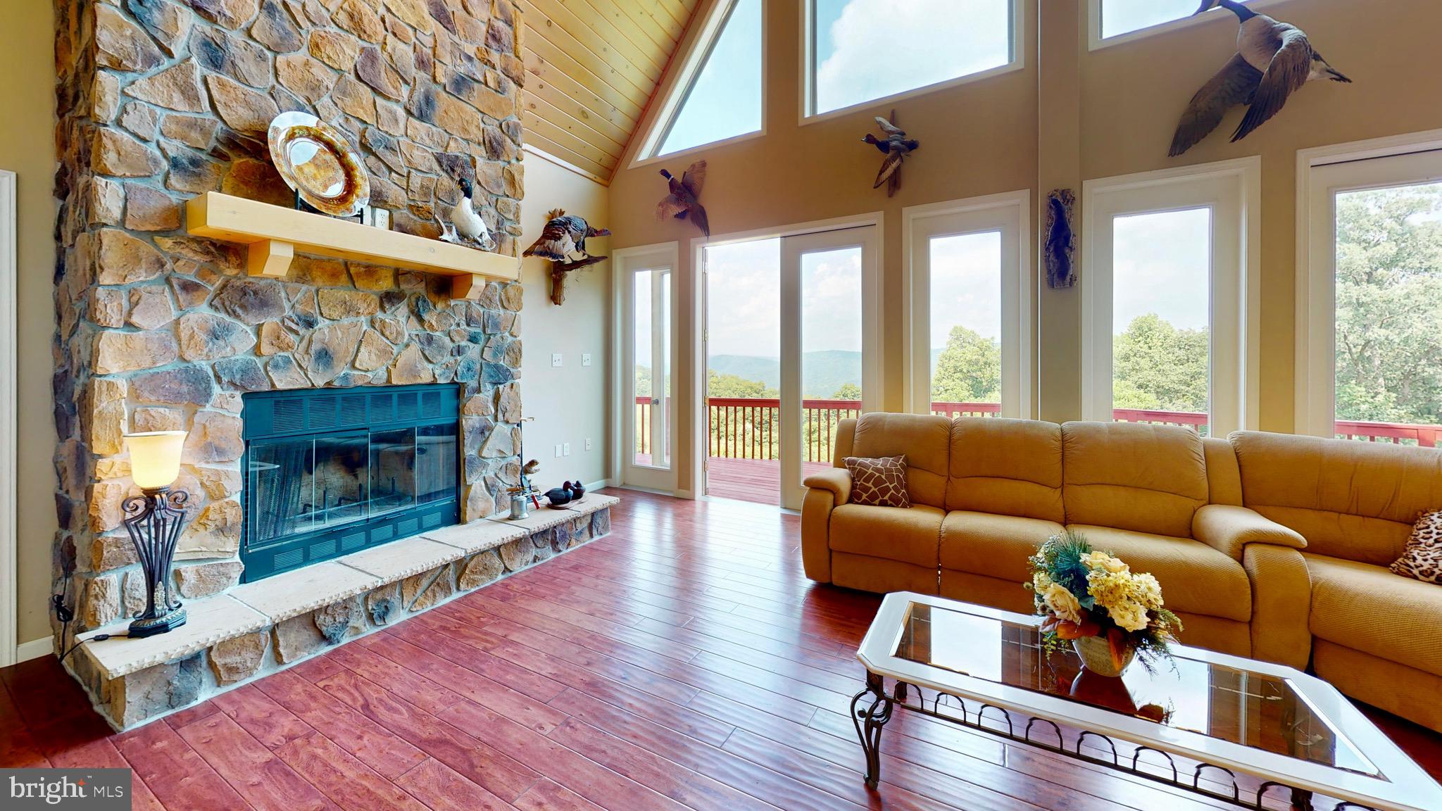 EAGLE'S ROOST - Residential