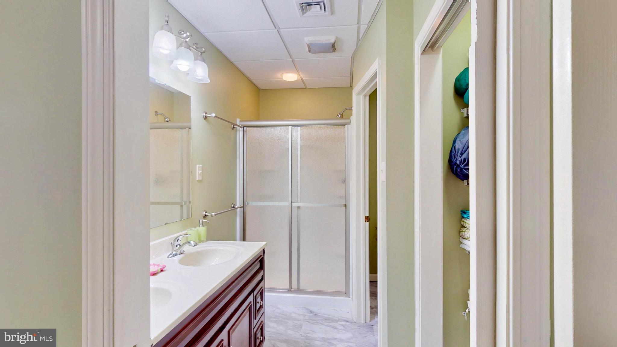 EAGLE'S ROOST - Residential