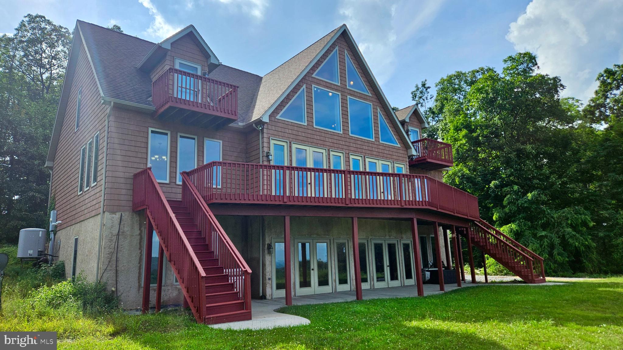 EAGLE'S ROOST - Residential