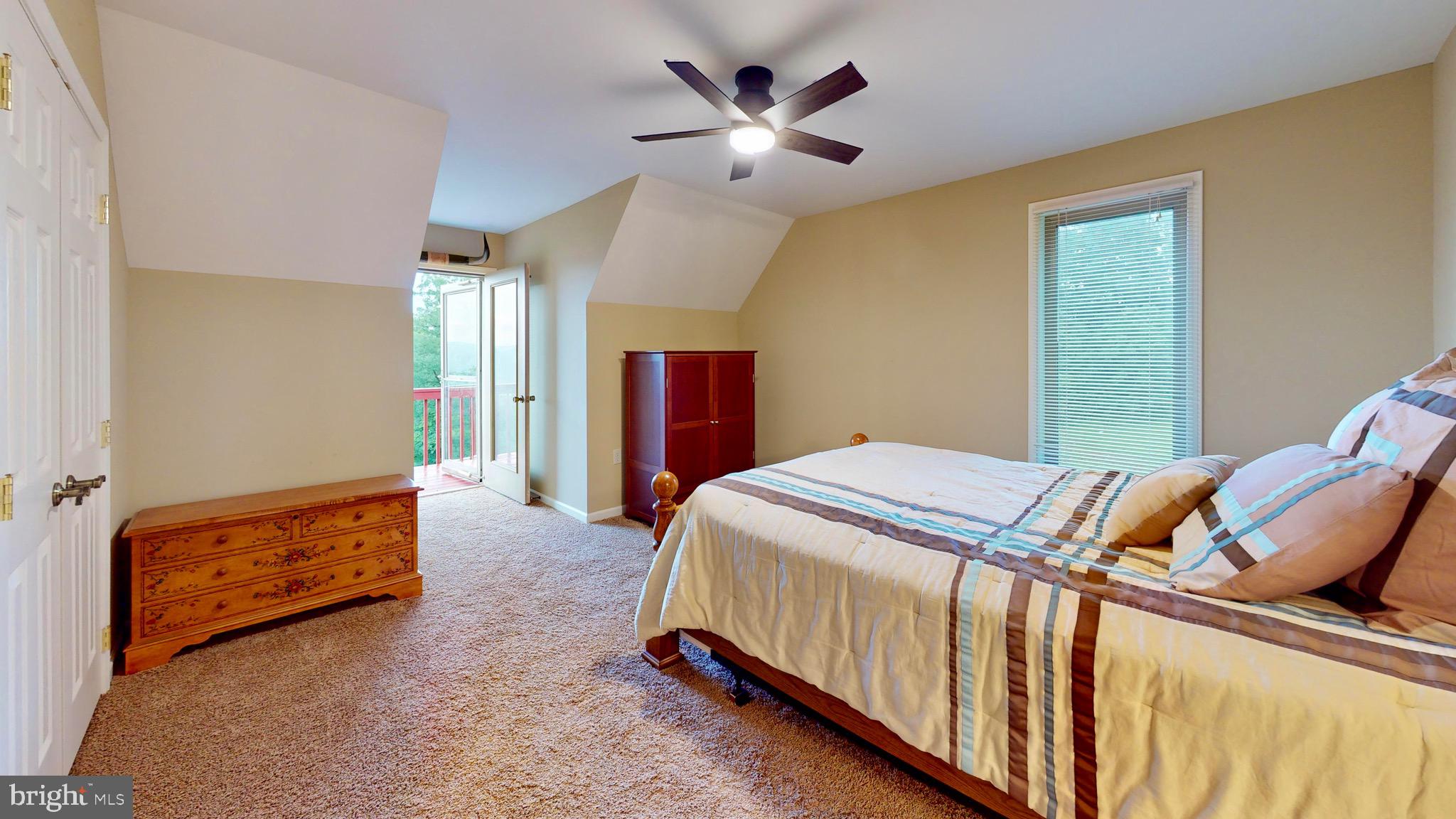 EAGLE'S ROOST - Residential