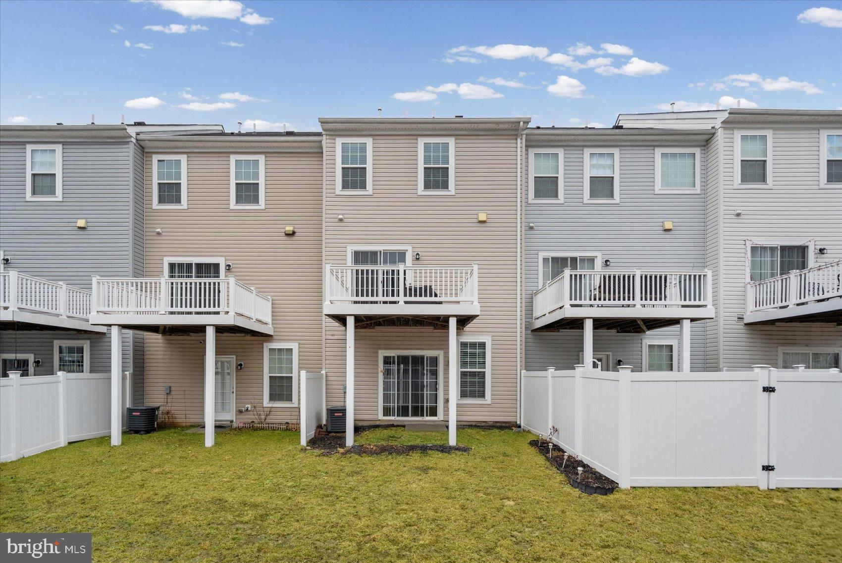 BALLARD GREEN - Residential