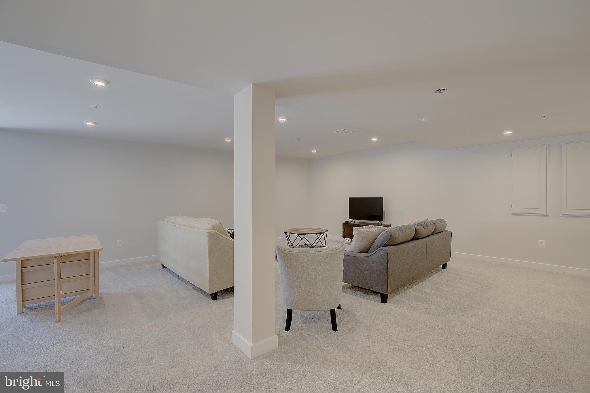 HERITAGE WOODS - Residential