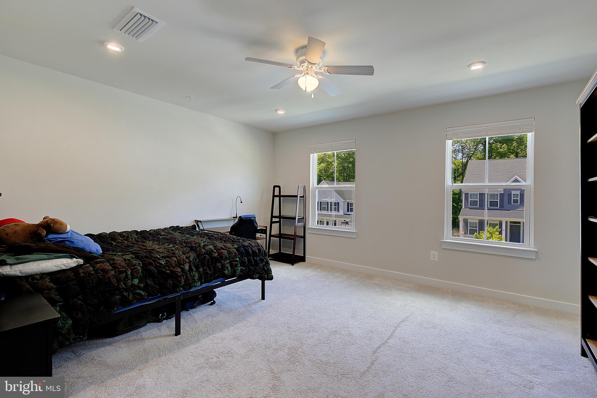 HERITAGE WOODS - Residential