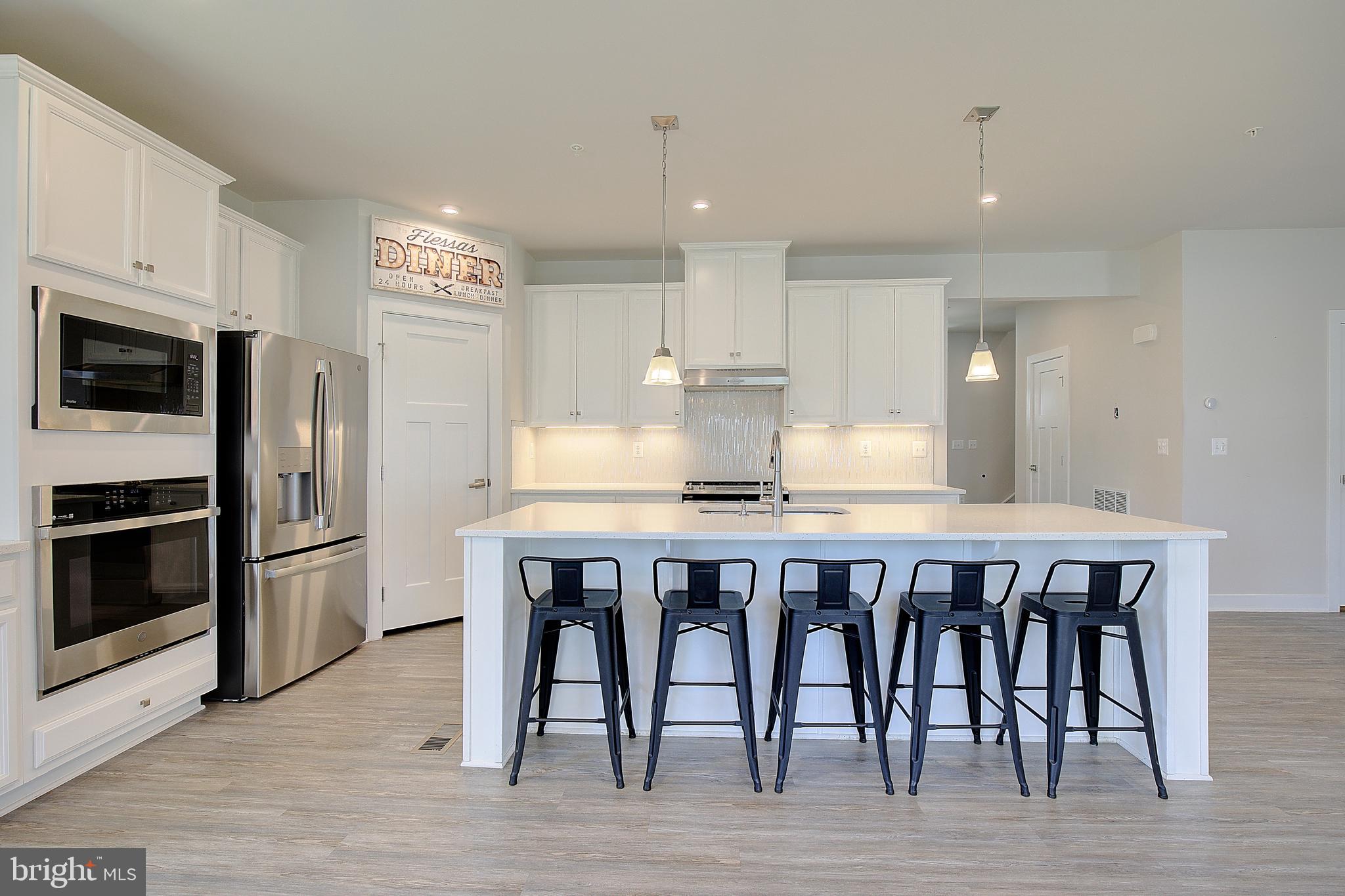HERITAGE WOODS - Residential