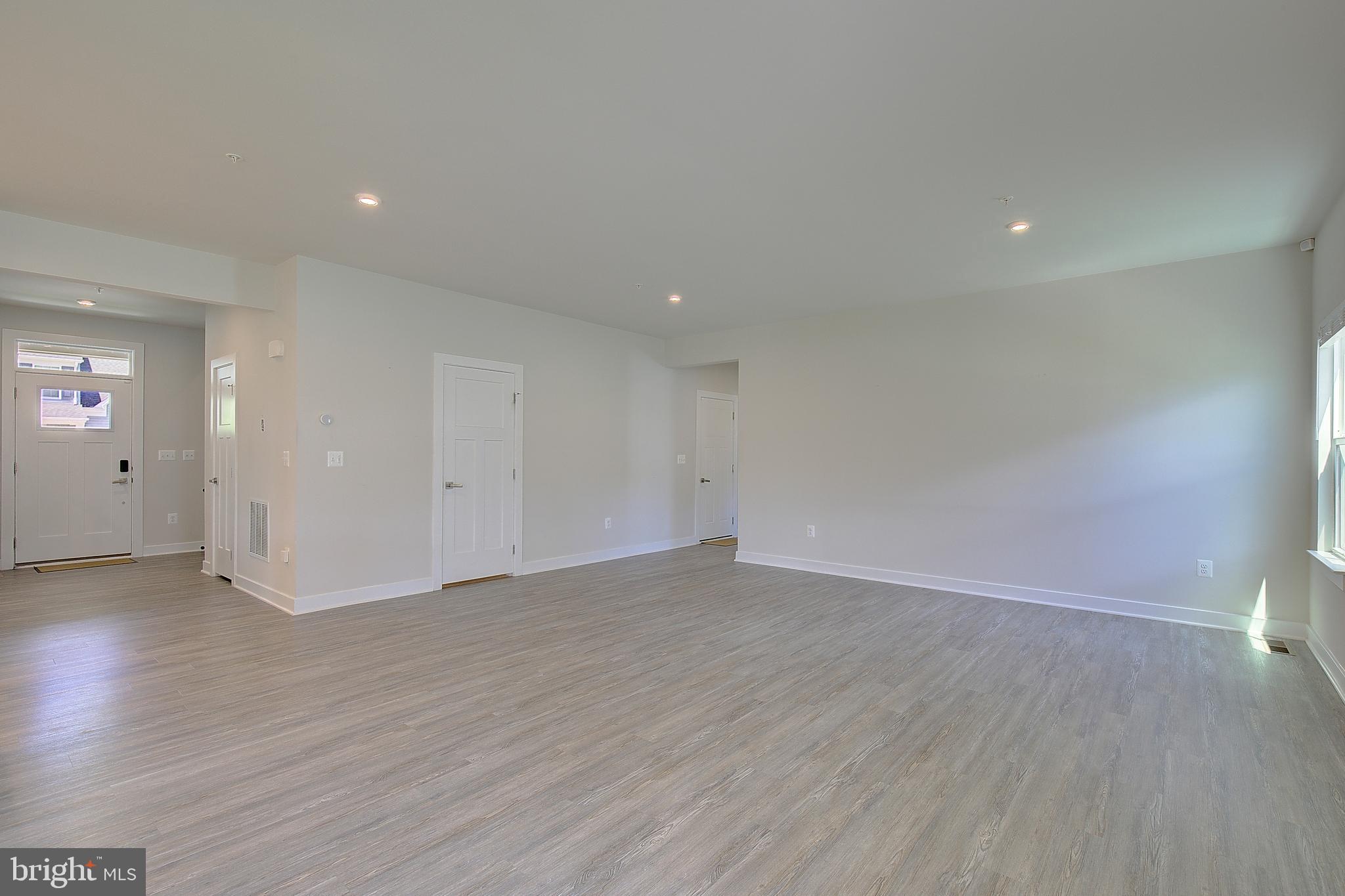 HERITAGE WOODS - Residential