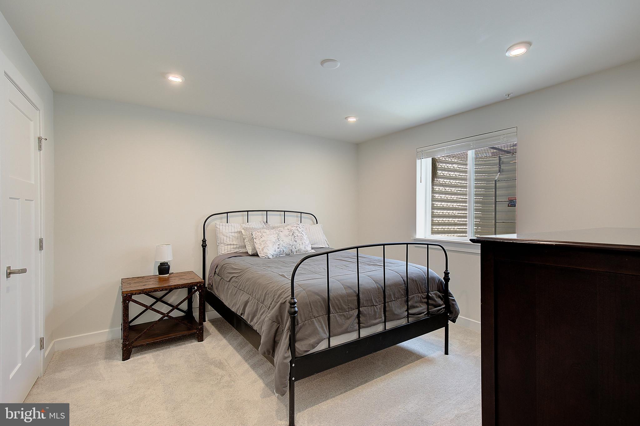 HERITAGE WOODS - Residential
